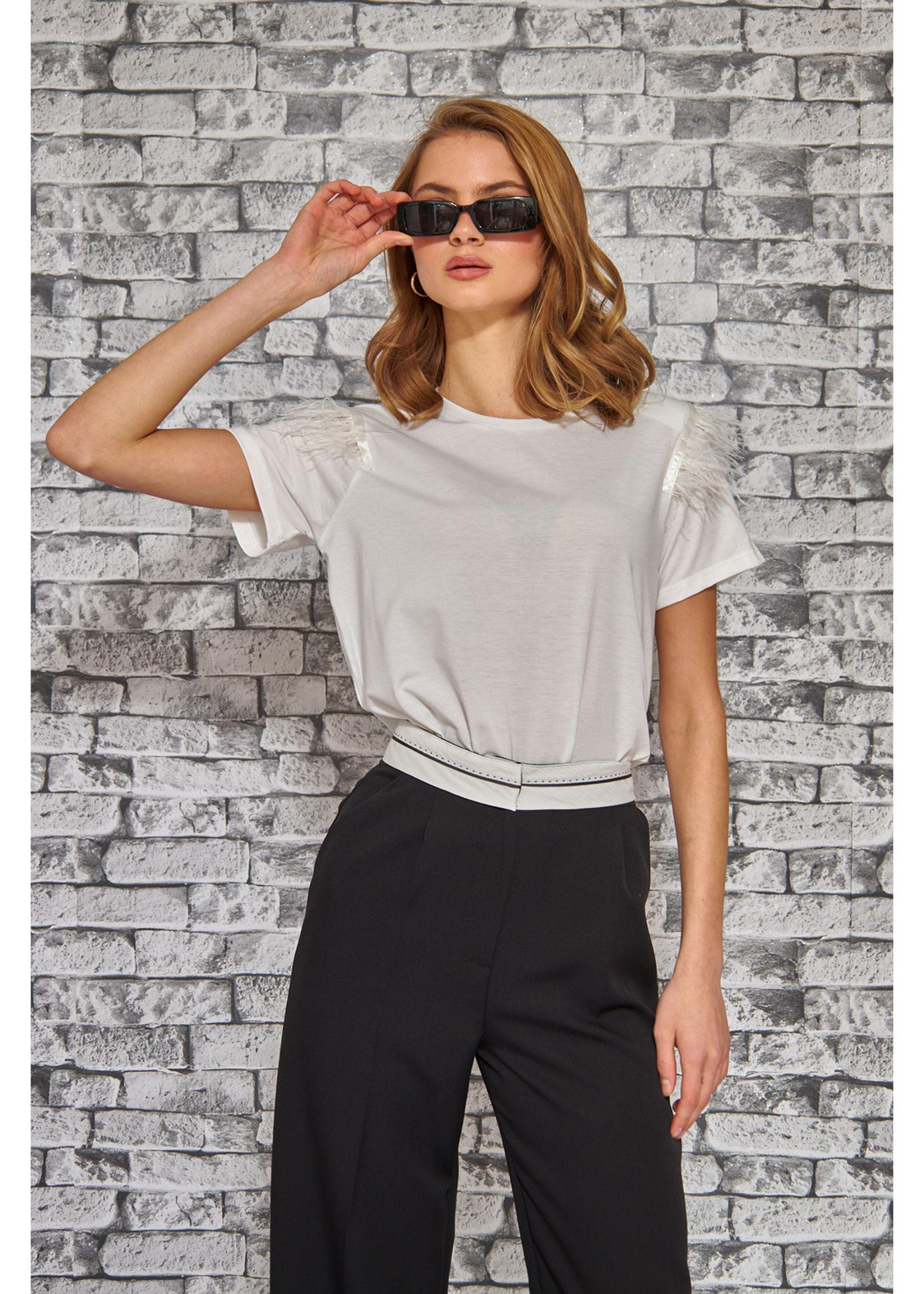 Kolu Püsküllü Basic T-shirt-Ekru