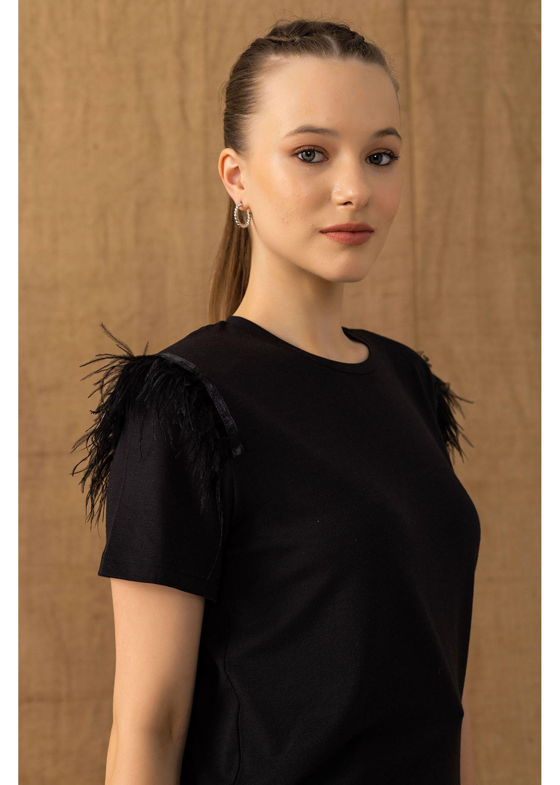 Kolu Püsküllü Basic T-shirt-Siyah