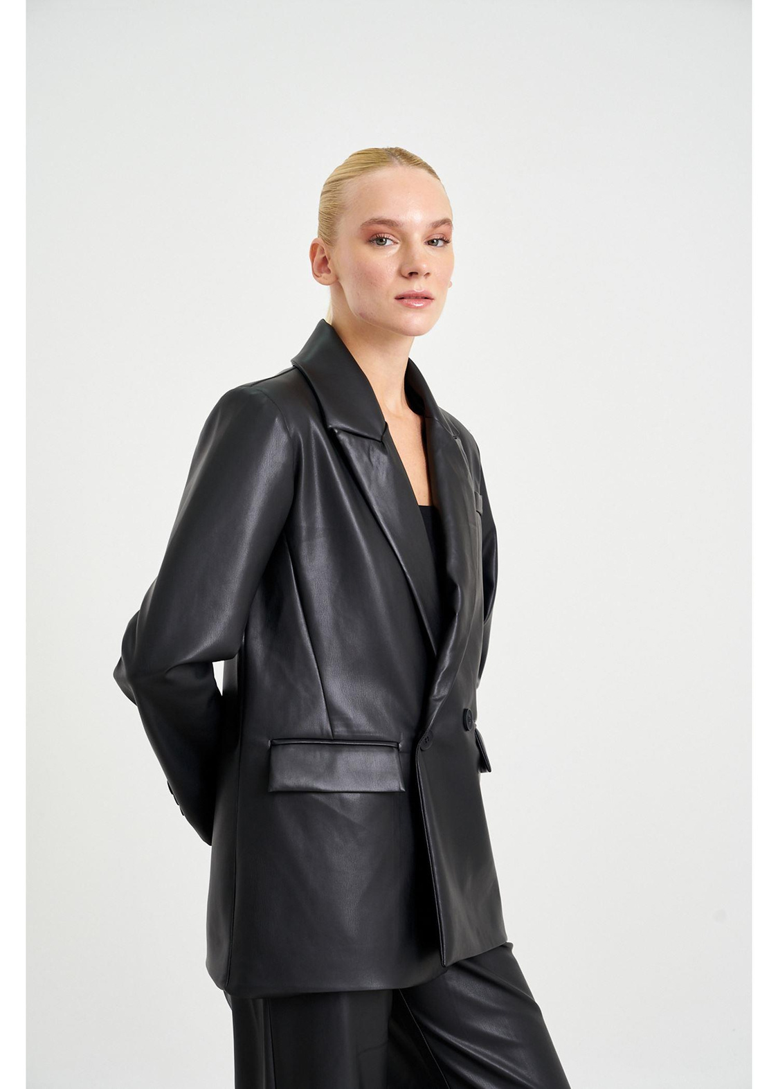 Kruvaze Yaka Deri Ceket-Siyah