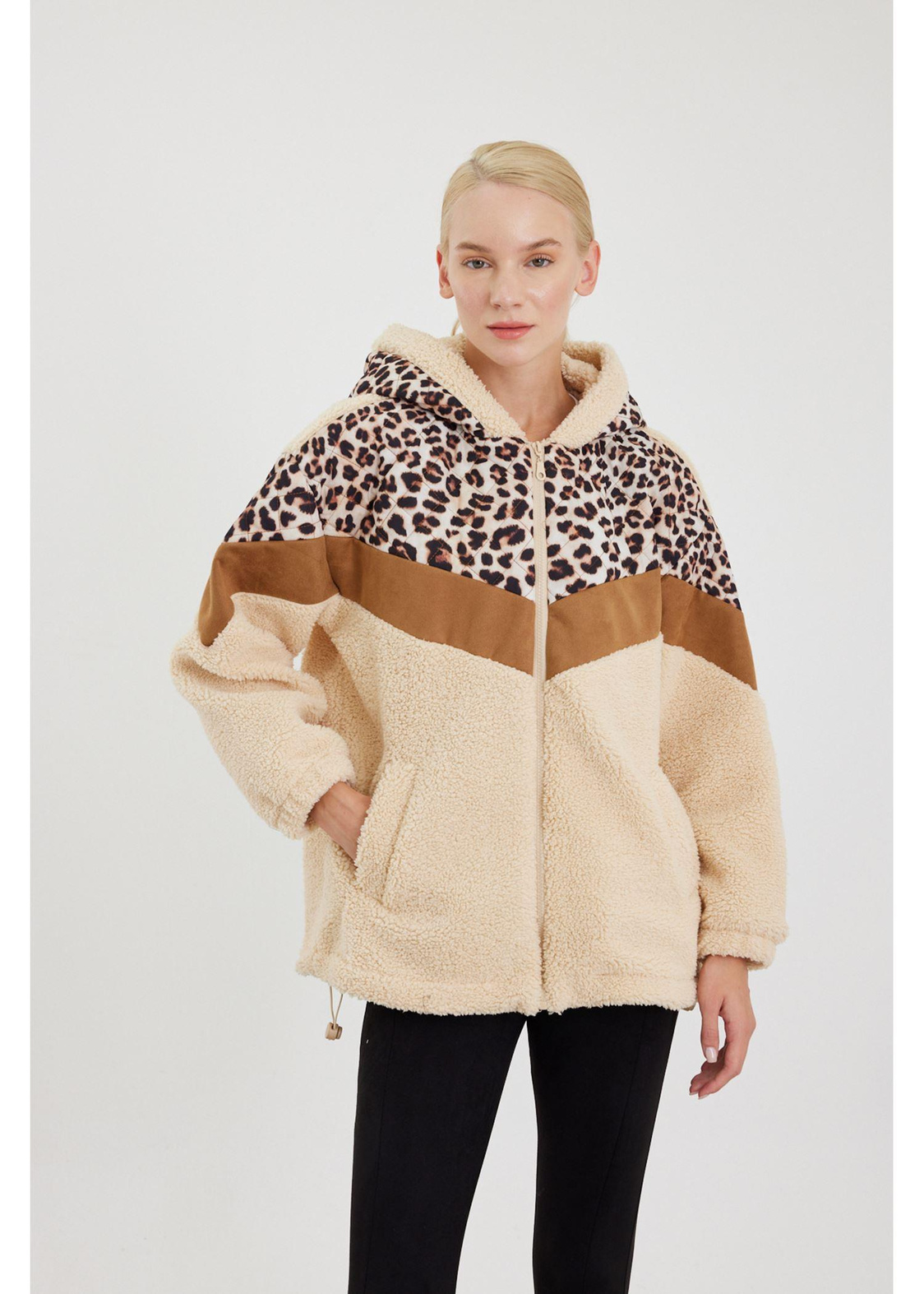 Leopar Garnili Kapüşonlu Peluş Mont-Bej