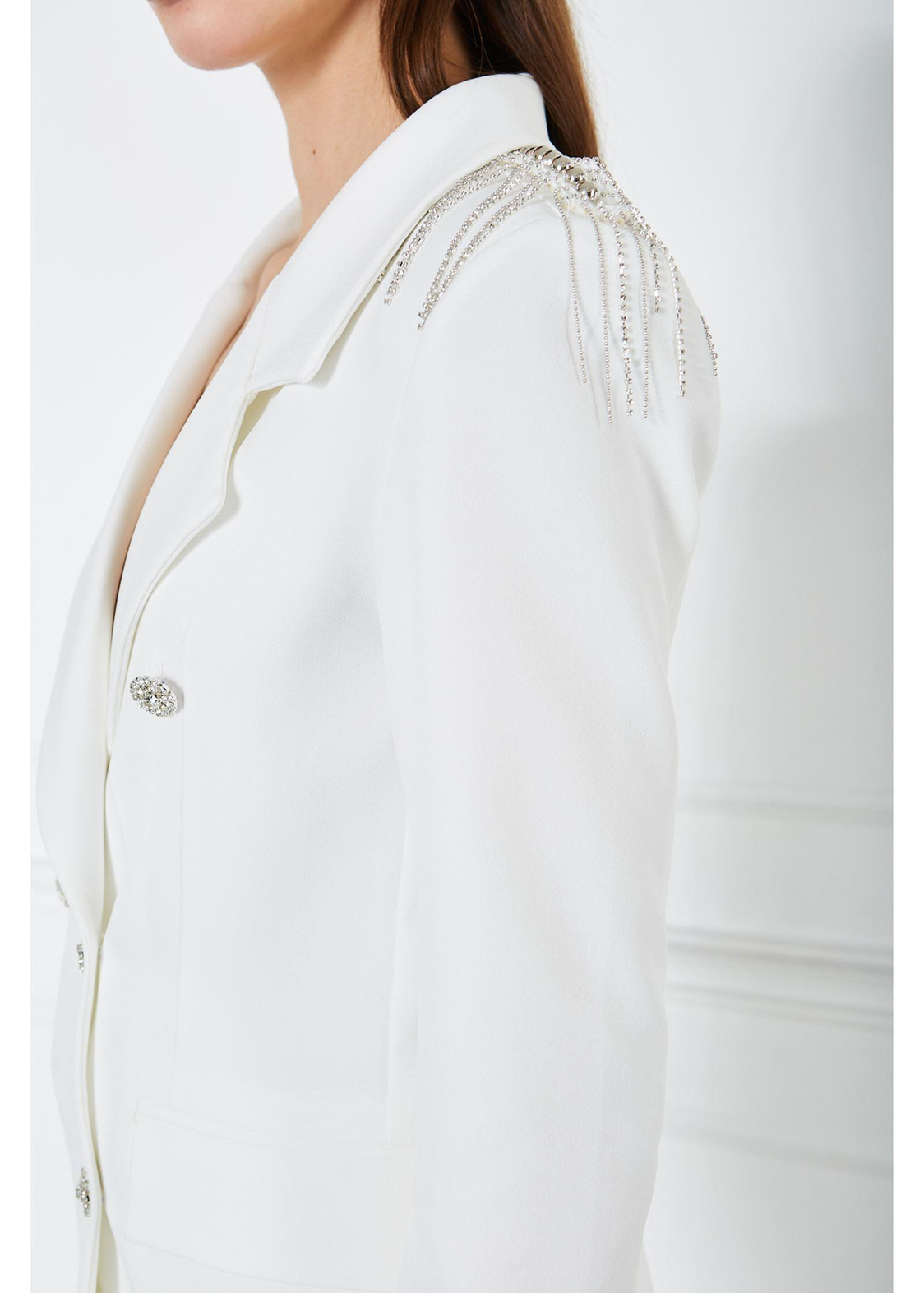 Omuzları Taşlı Apoletli Atlas Ceket-Ekru