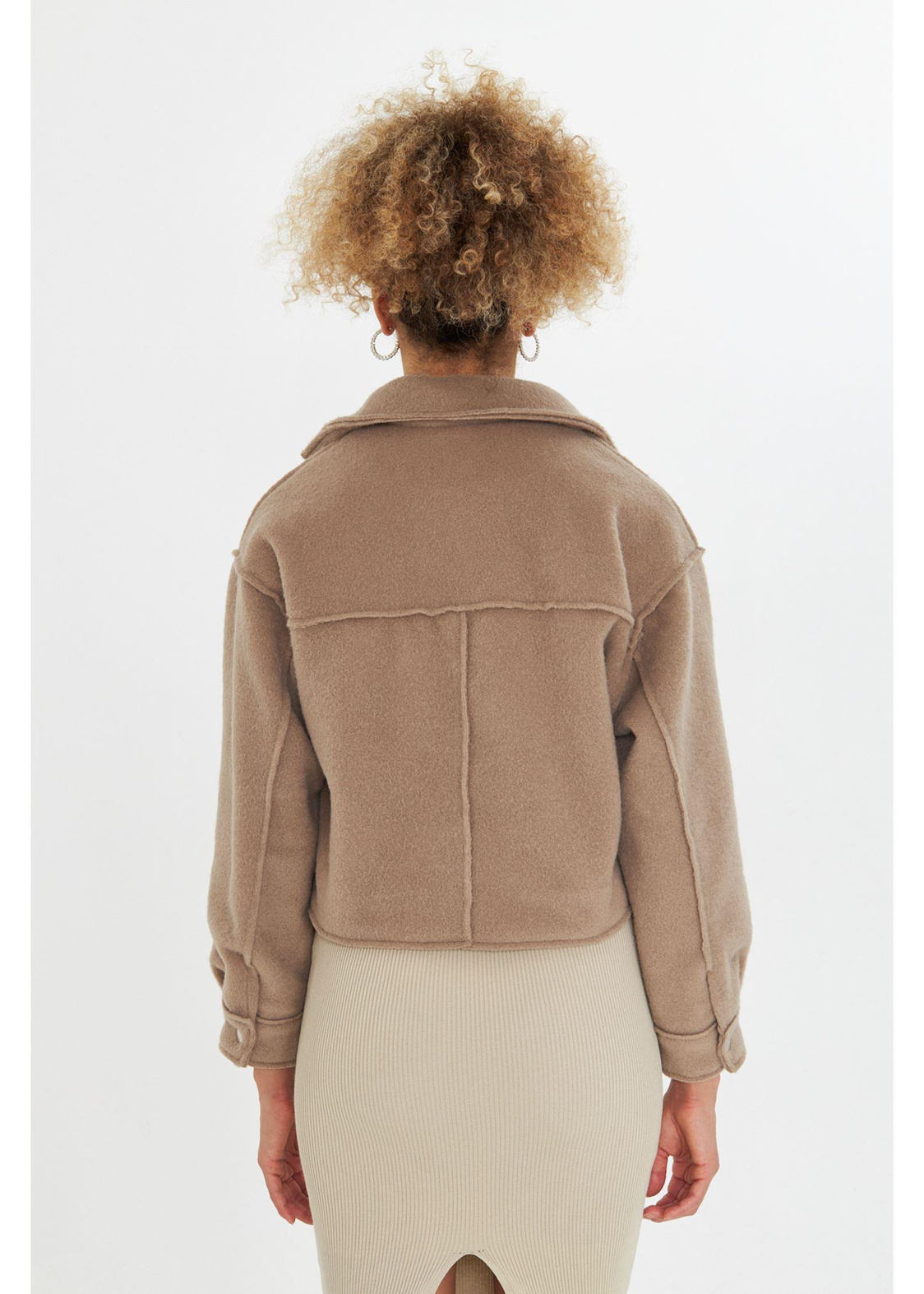 Önü Cepli Kısa Kaşe Ceket