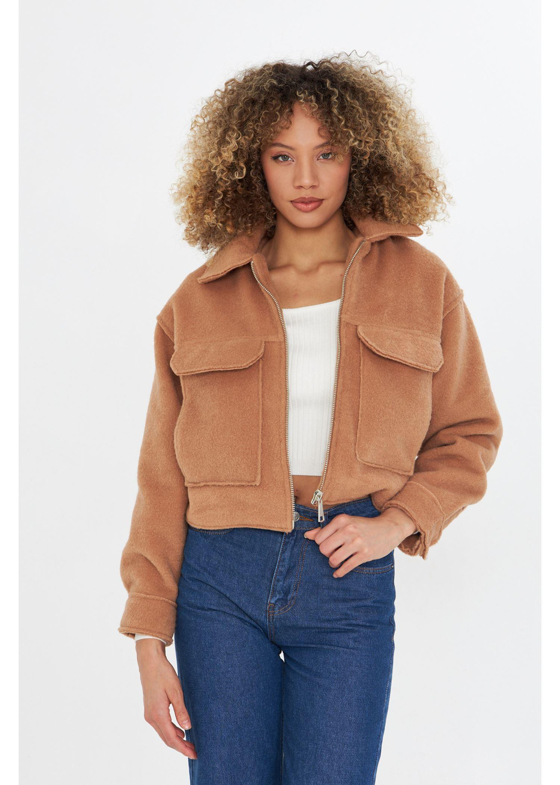 Önü Cepli Kısa Kaşe Ceket