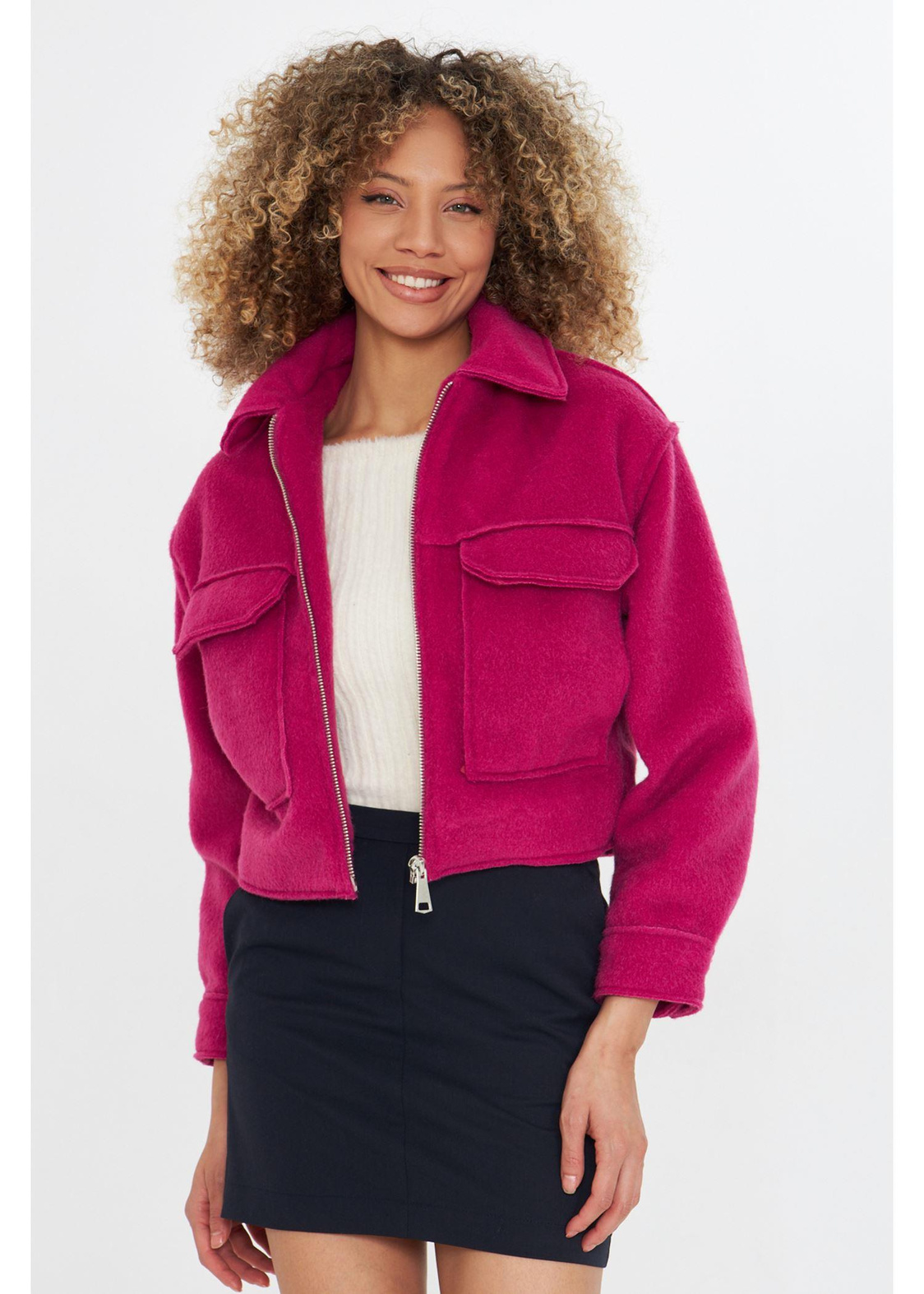 Önü Cepli Kısa Kaşe Ceket