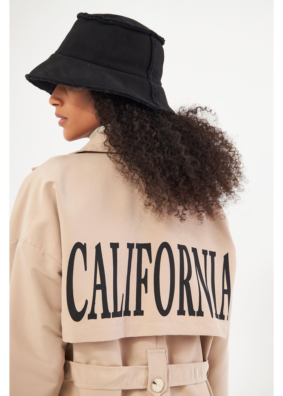 Önü Düğmeli Trençkot