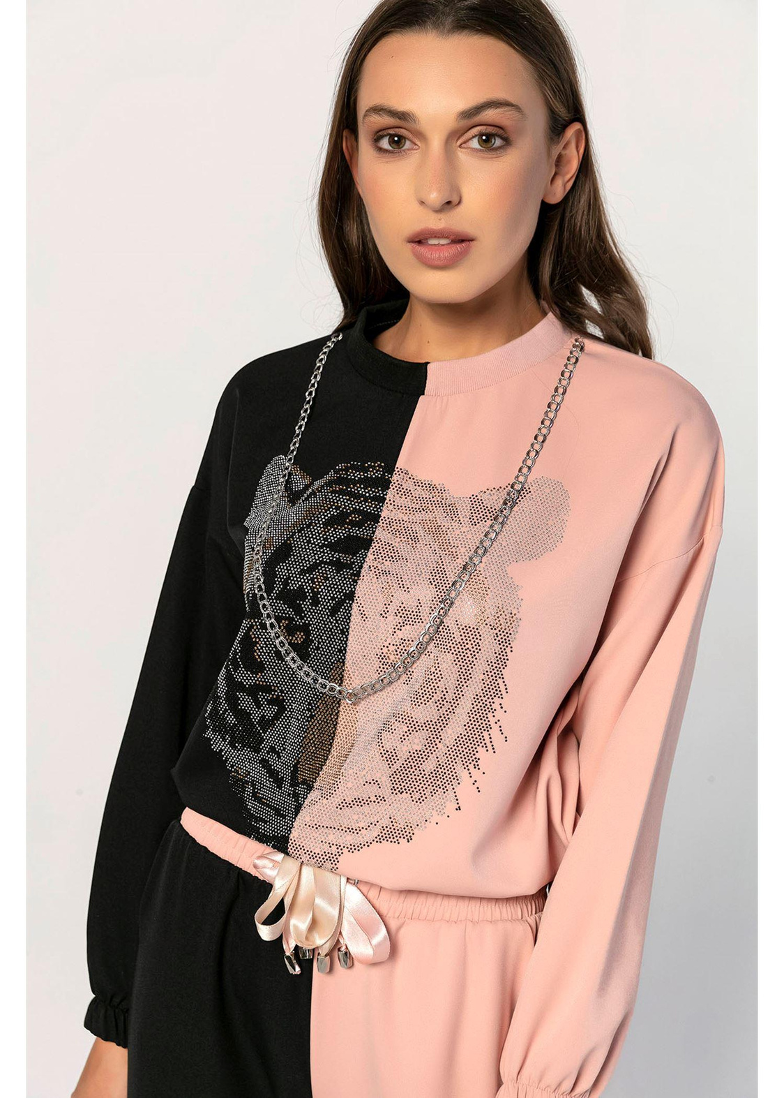 Önü Leopar Taşlı, Zincirli İki Renkli Sweatshirt-Siyah-Pudra
