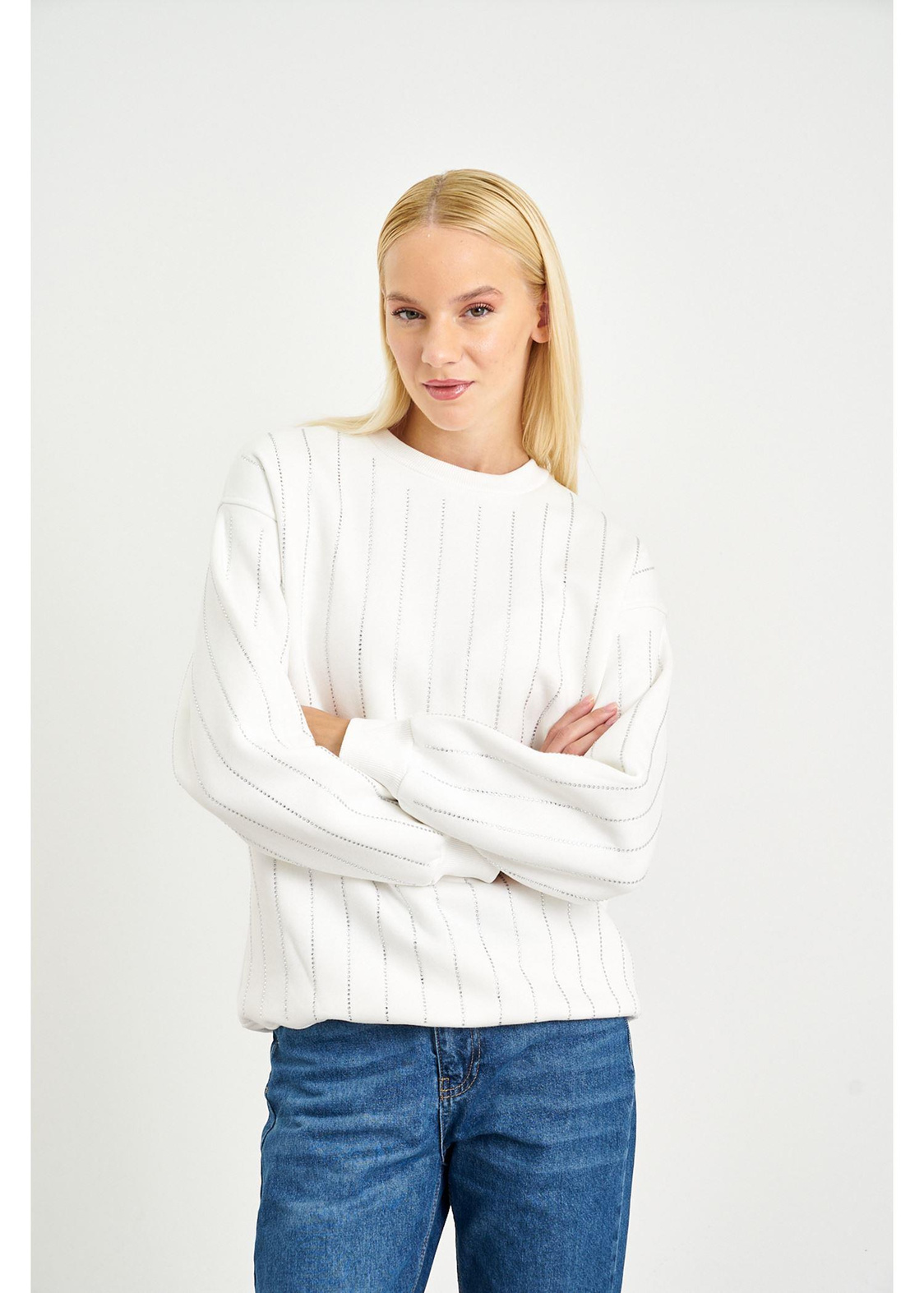 Önü ve Kolları Sıra Taşlı Sweatshirt-Ekru