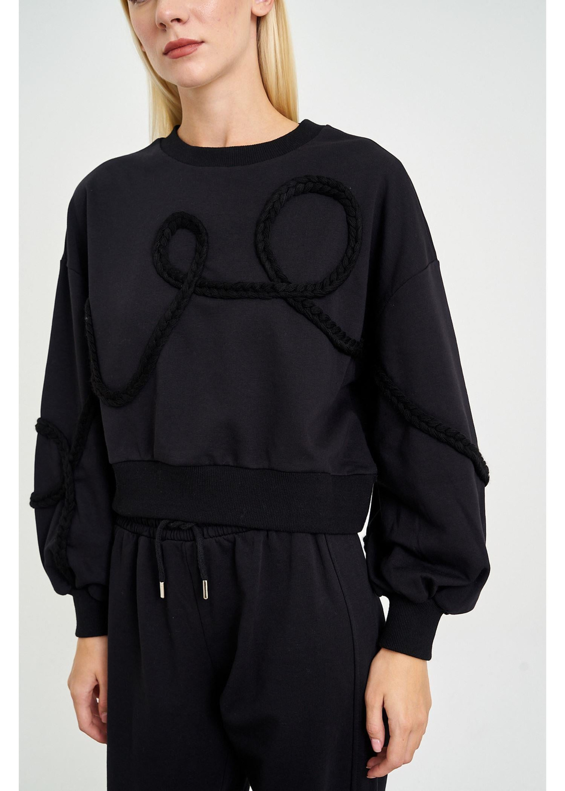 Örgü İşlemeli Üç İplik Sweatshirt-Siyah