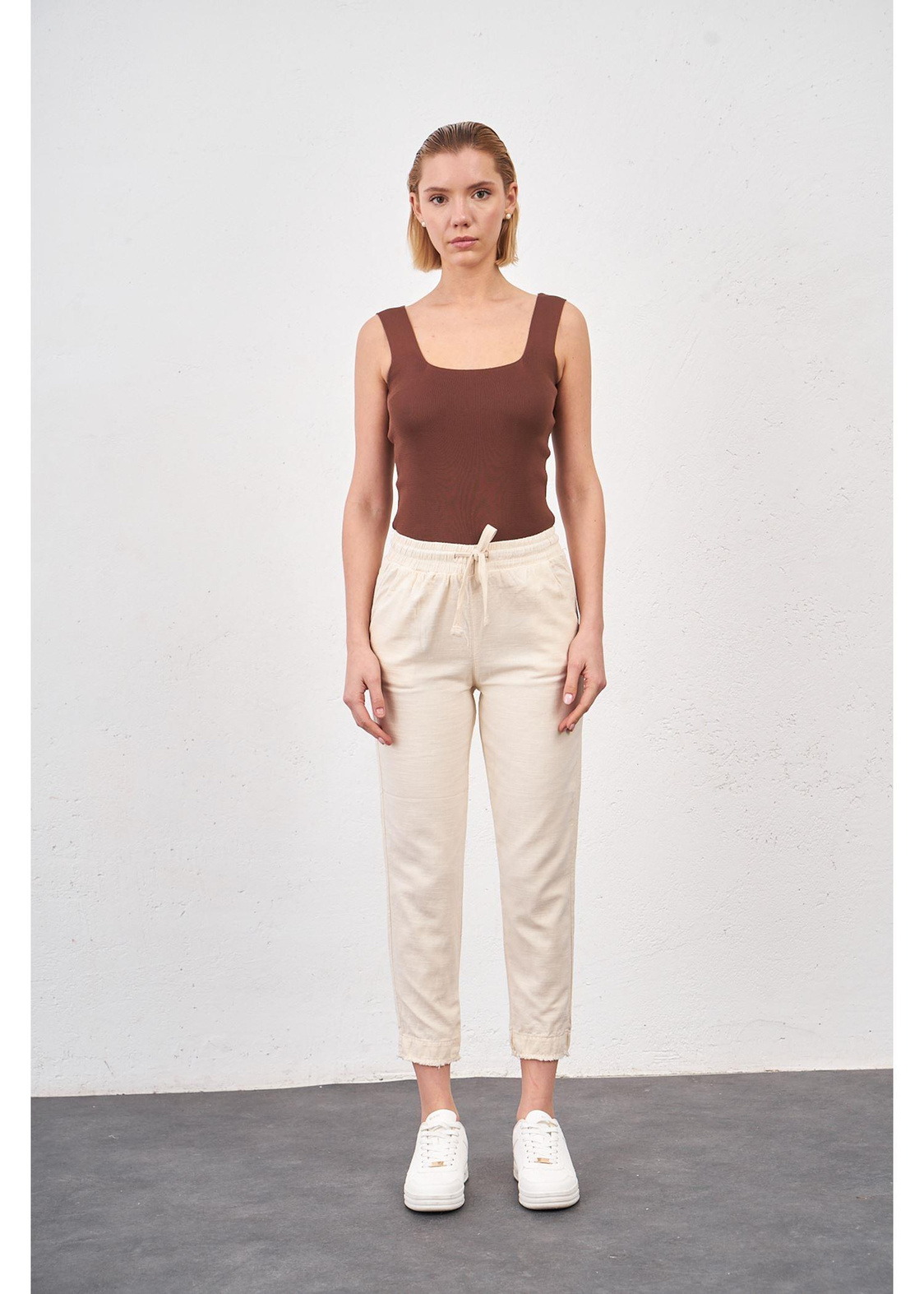 Paçası Püsküllü Gabardin Pantolon-Krem