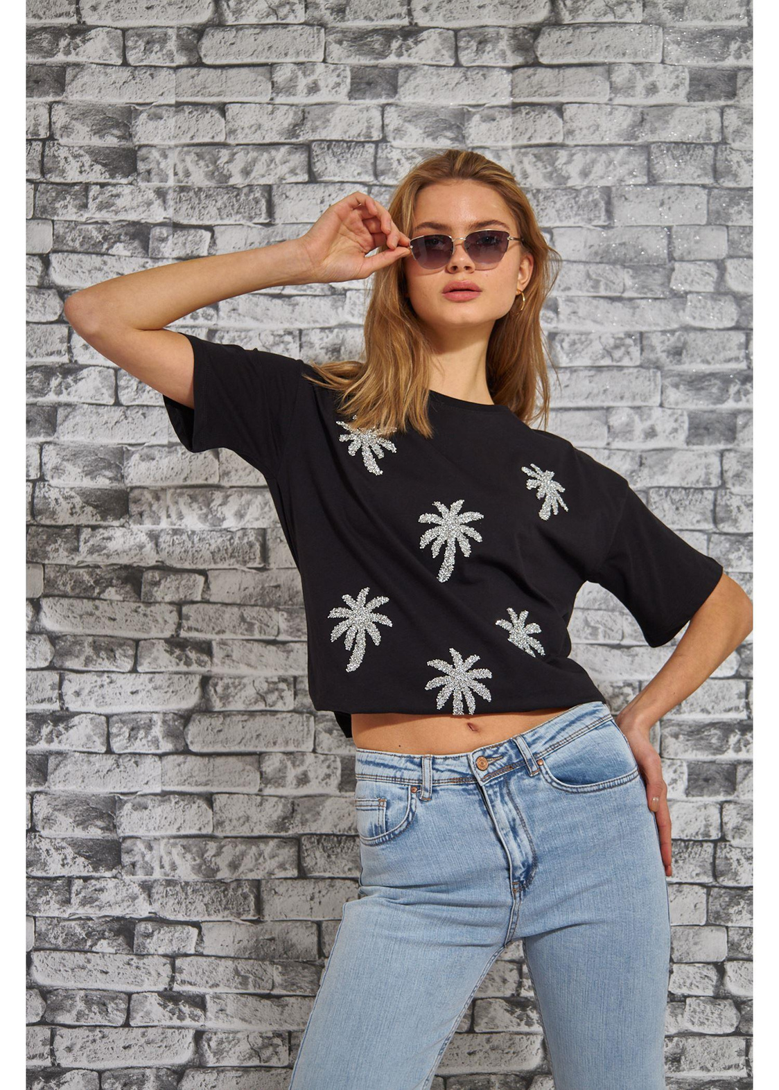 Palmiye Nakış Baskılı Süprem T-shirt-Siyah