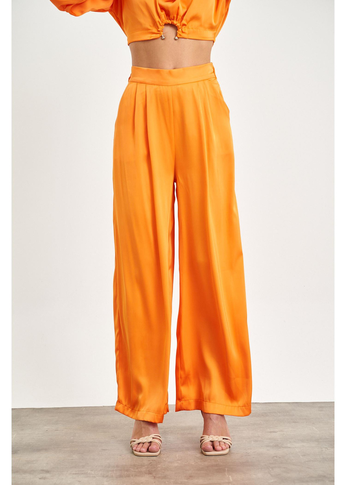 pile-detayli-saten-pantolon--9f71-.jpeg