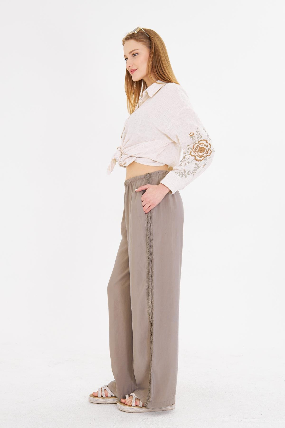 Şerit Detaylı Modal Pantolon