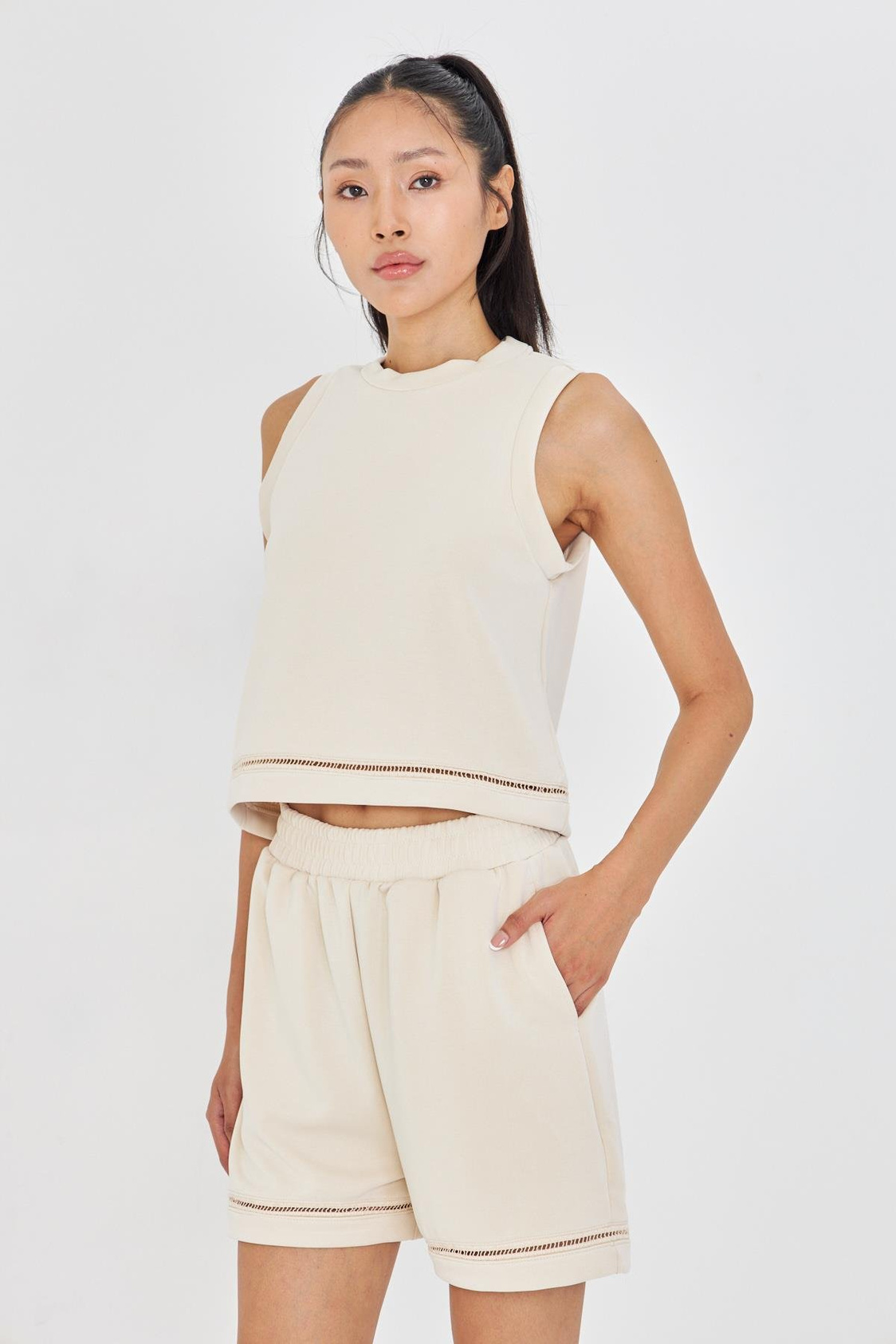 Şerit Detaylı Sıfır Kol Modal T-Shirt