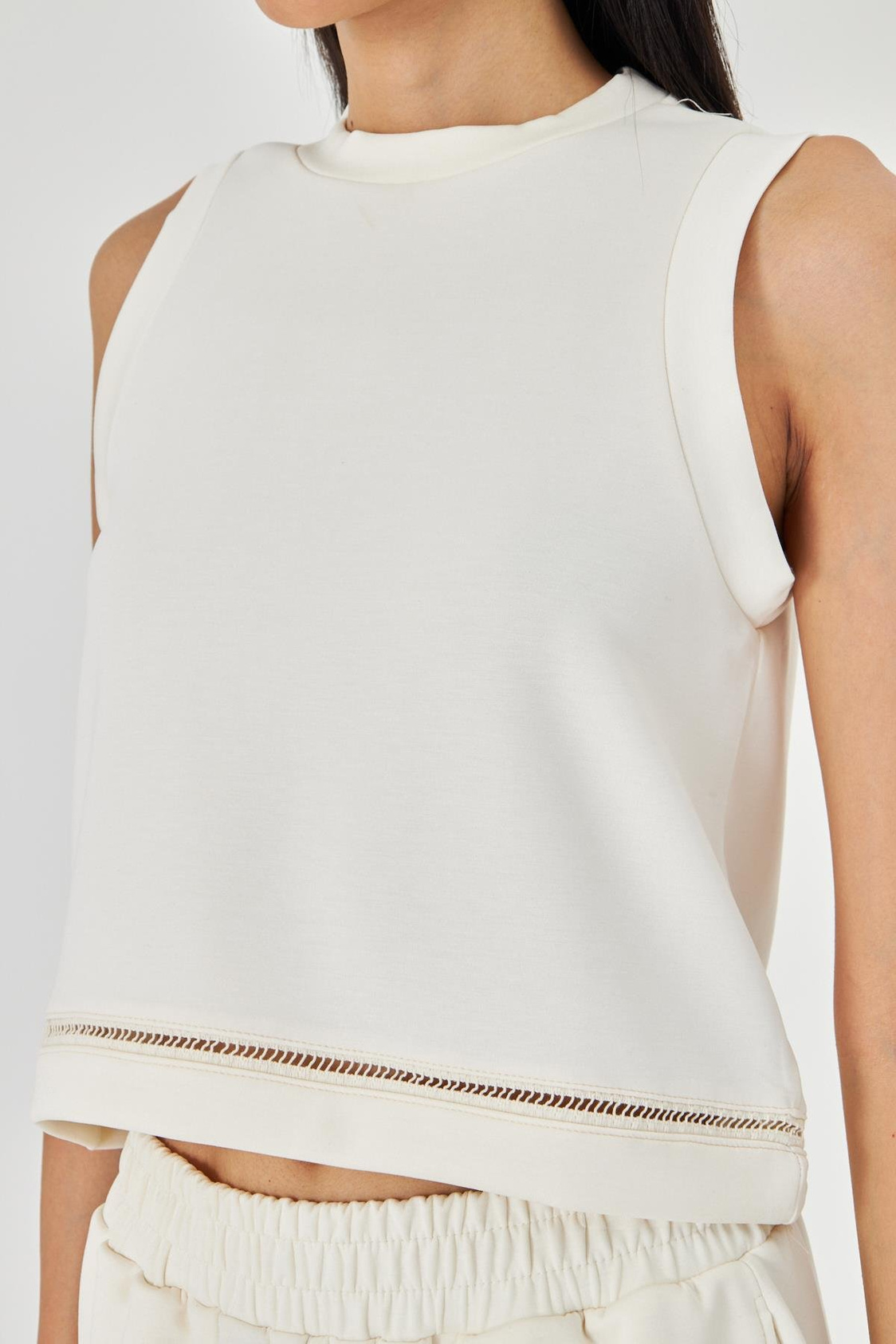 Şerit Detaylı Sıfır Kol Modal T-Shirt