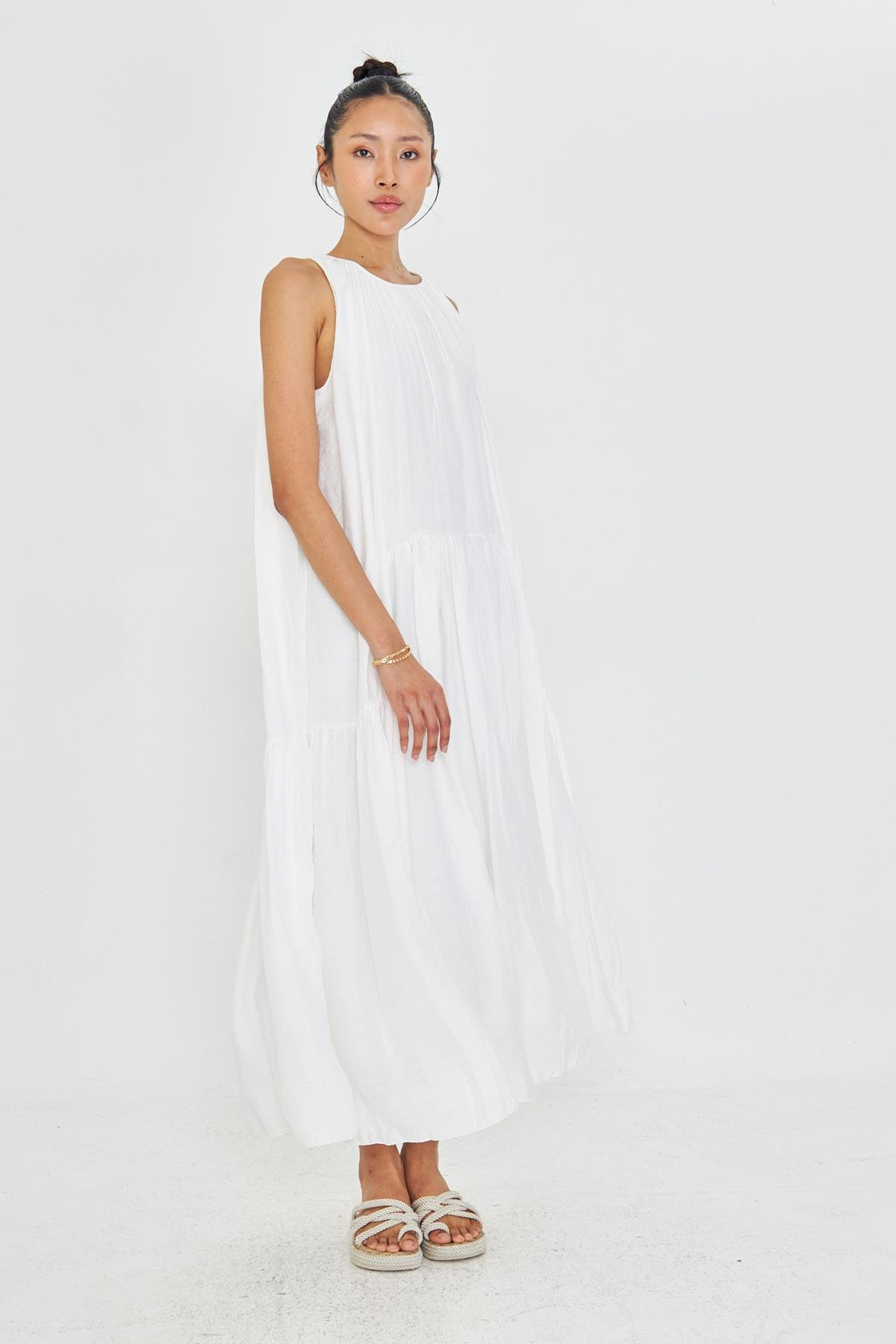 Sıfır Kol Fırfırlı Uzun Elbise