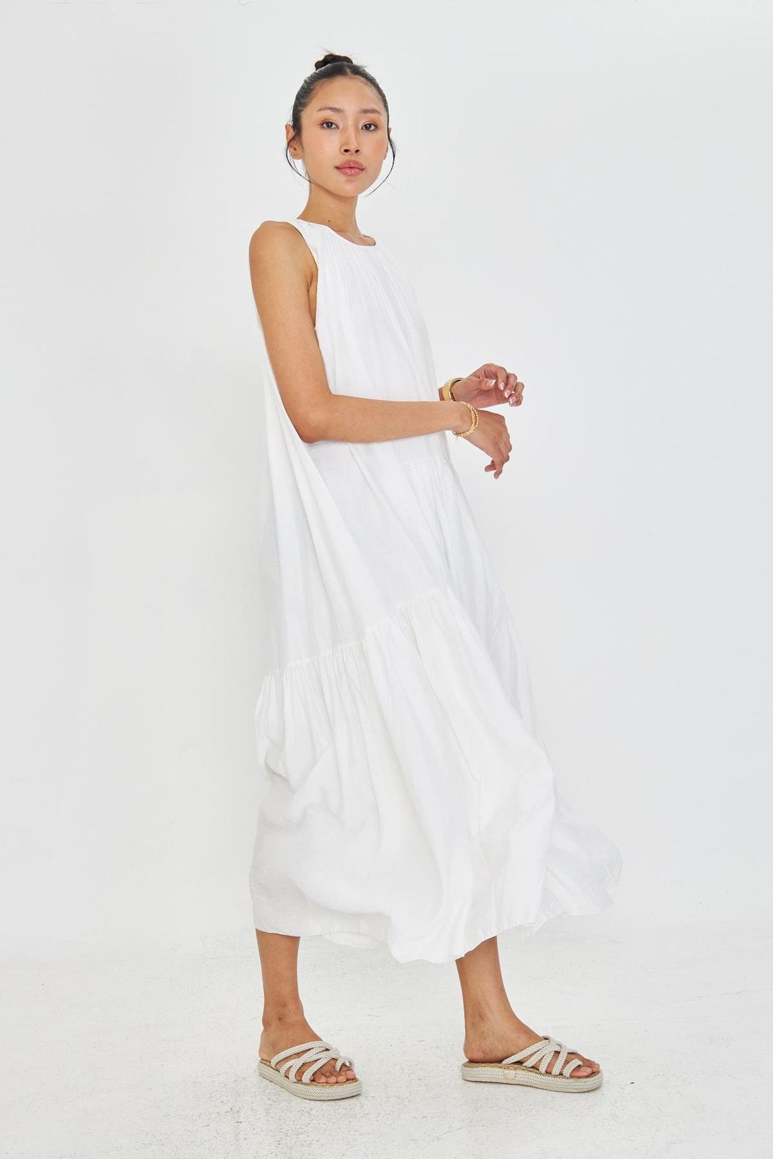 Sıfır Kol Fırfırlı Uzun Elbise