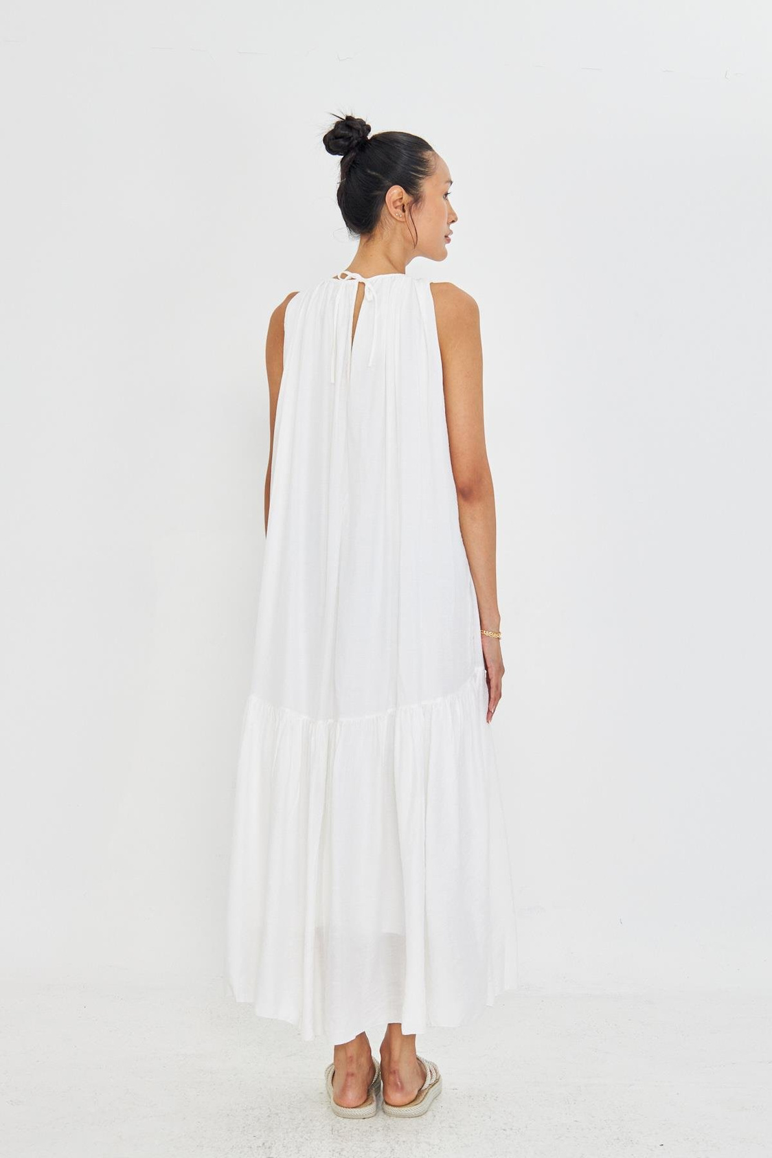 Sıfır Kol Fırfırlı Uzun Elbise