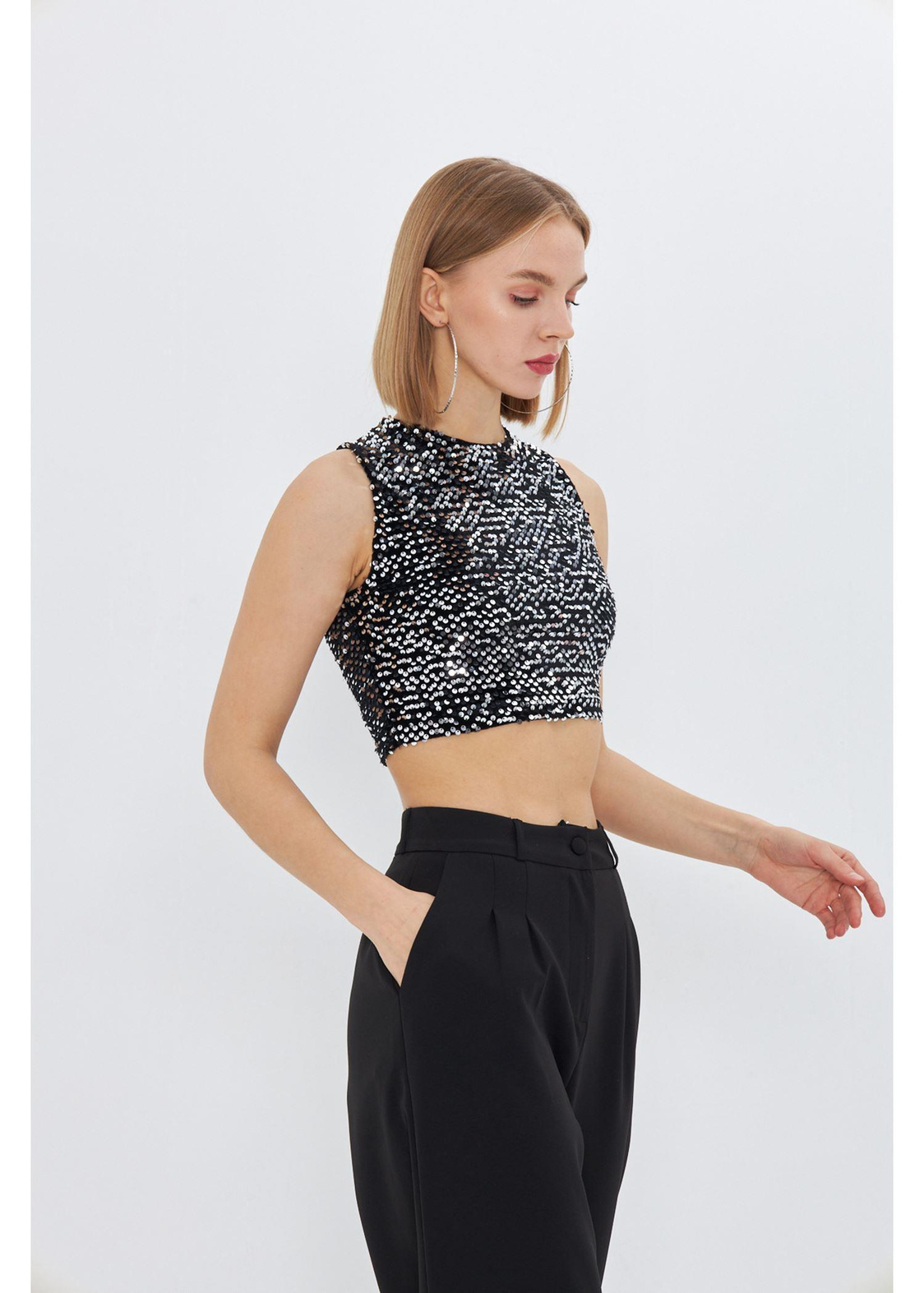 Sıfır Kol Pul Payet Bluz