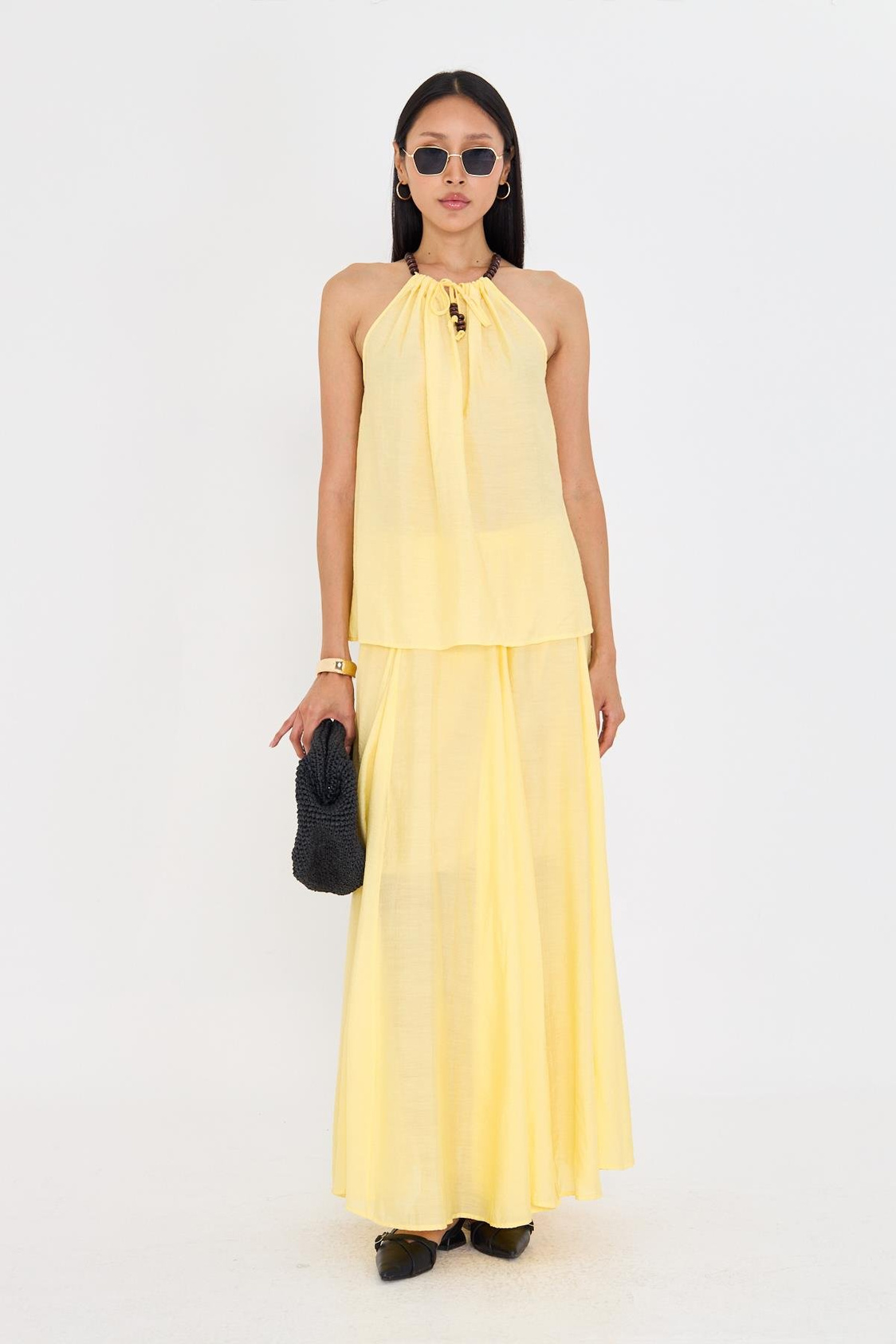 Sıfır Kollu Boncuk Detaylı Halter Yaka Bluz