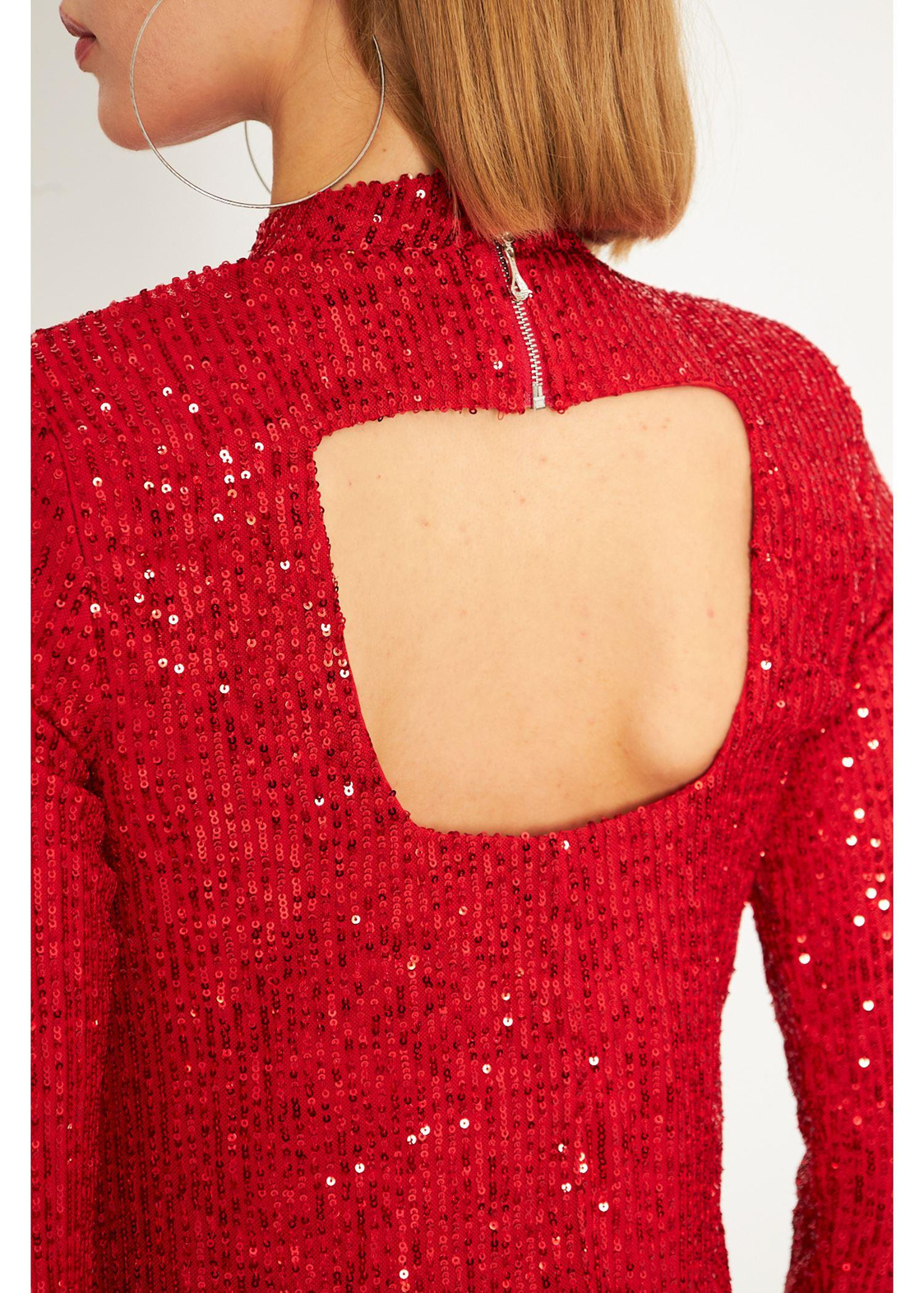 Sırt Dekolteli Kolları Volanlı Kırmızı Pul Payet Elbise