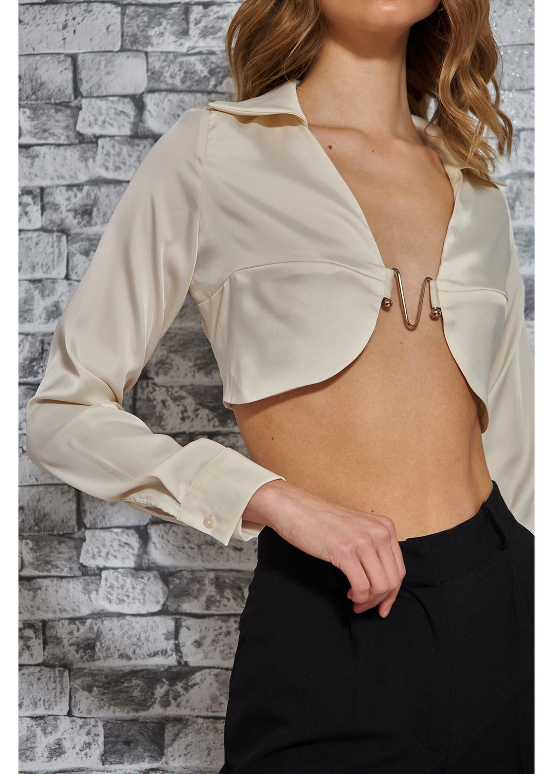 Sırtı Açık Dekolteli Crop Bluz-Taş