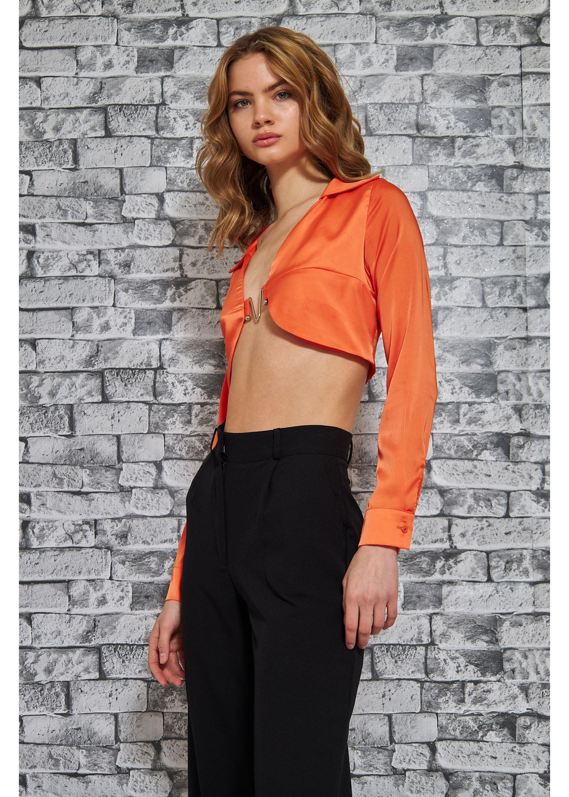 Sırtı Açık Dekolteli Crop Bluz-Turuncu