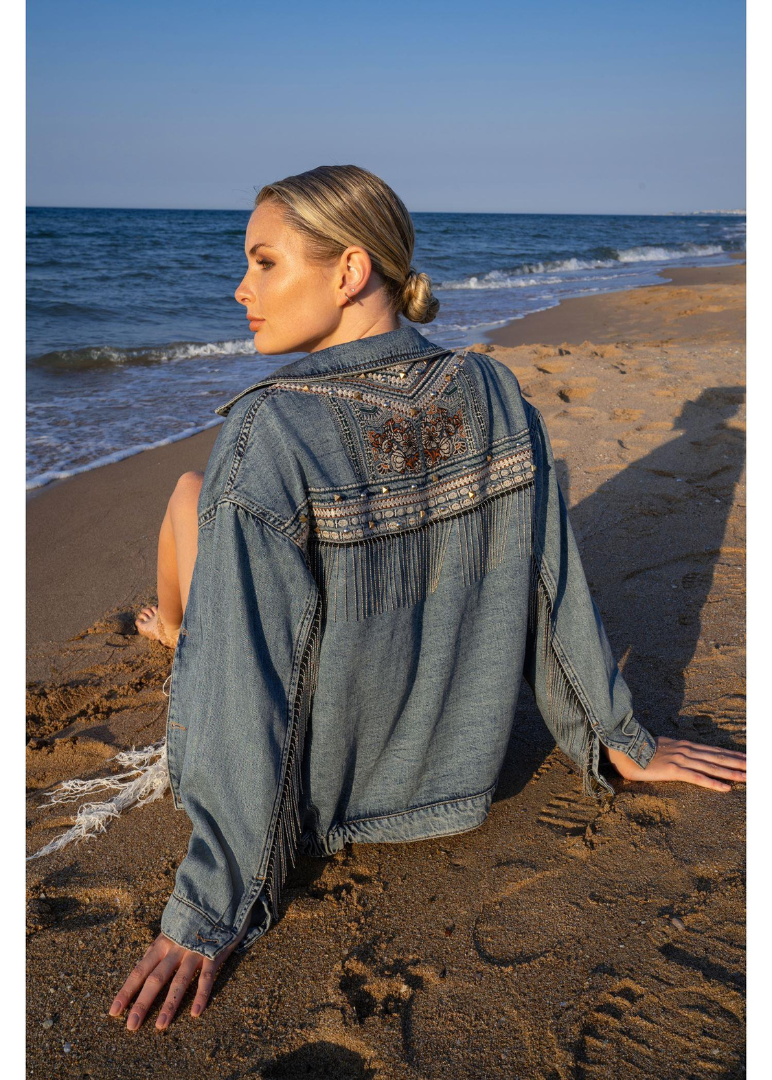 Sırtı İşlemeli, Kolları Ve Sırtı Zincirli Boyfriend Kot Ceket-Mavi