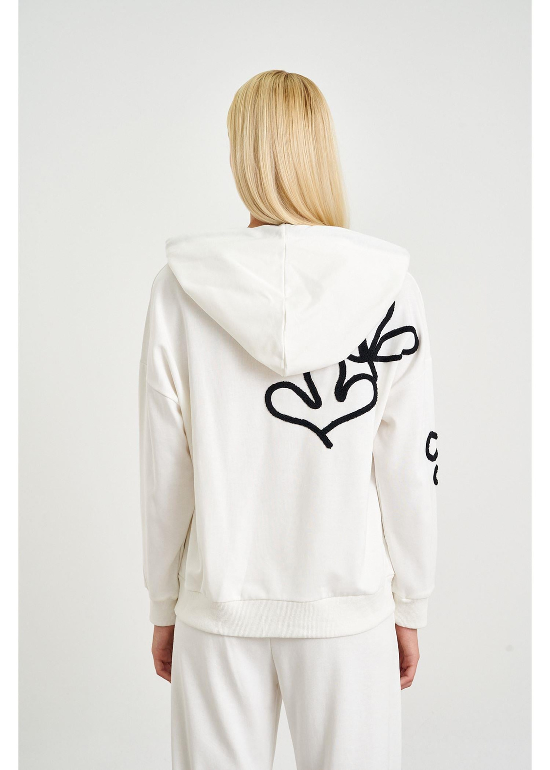 Süzene Nakışlı Üç İplik Sweatshirt-Ekru