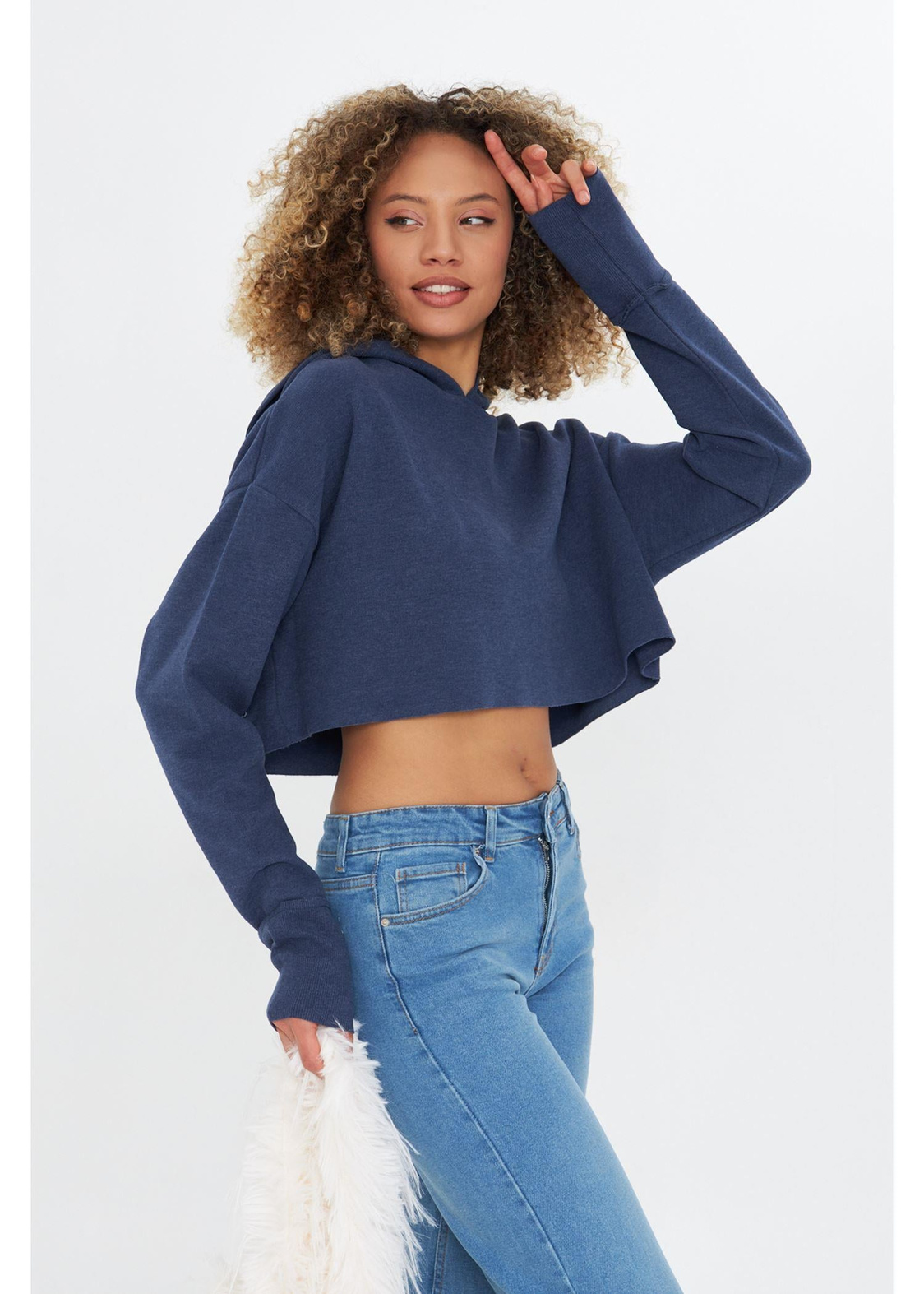 Uzun Kollu Kapüşonlu Sweatshirt