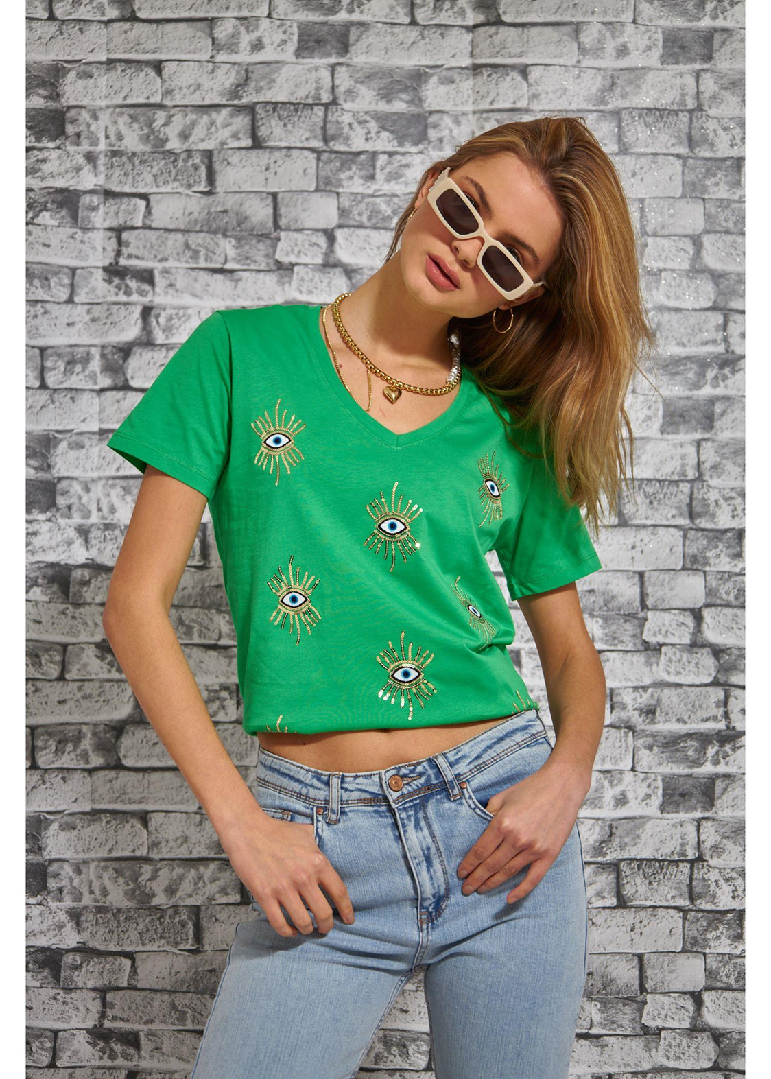 V Yaka Göz Nakışlı Süprem T-Shirt-Yeşil