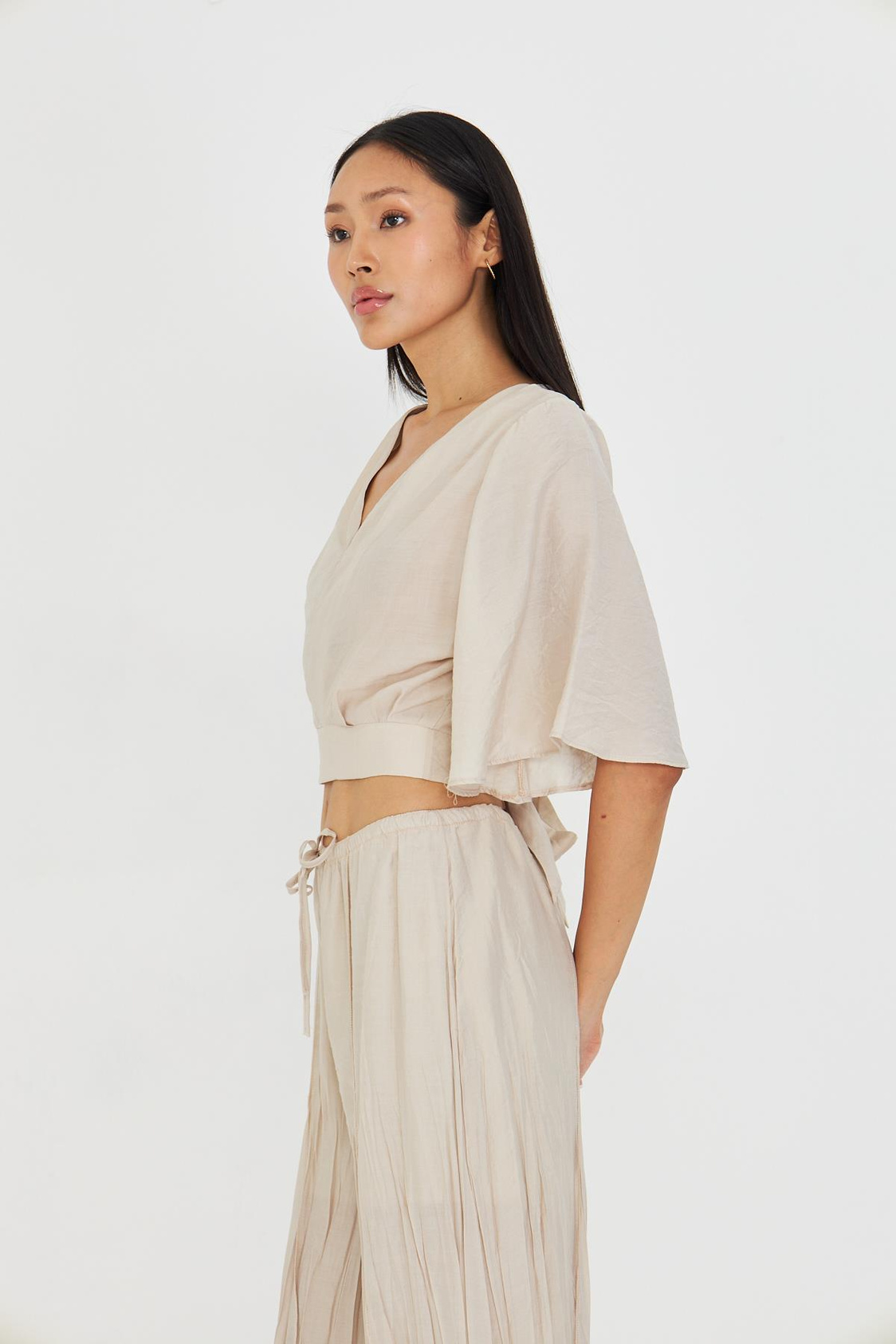 V Yaka Sırt Dekolteli Bluz