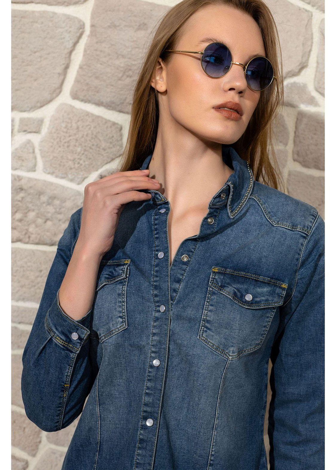 Yaka Taş Detaylı Denim Gömlek-Mavi