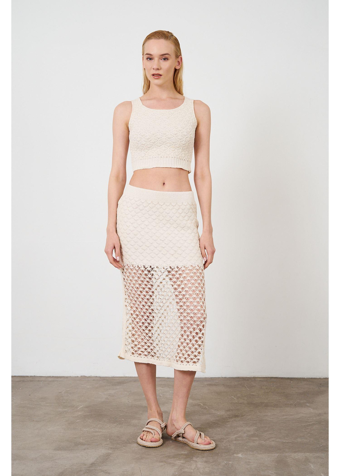 Yarım Astarlı Ajurlu Etek-Bej