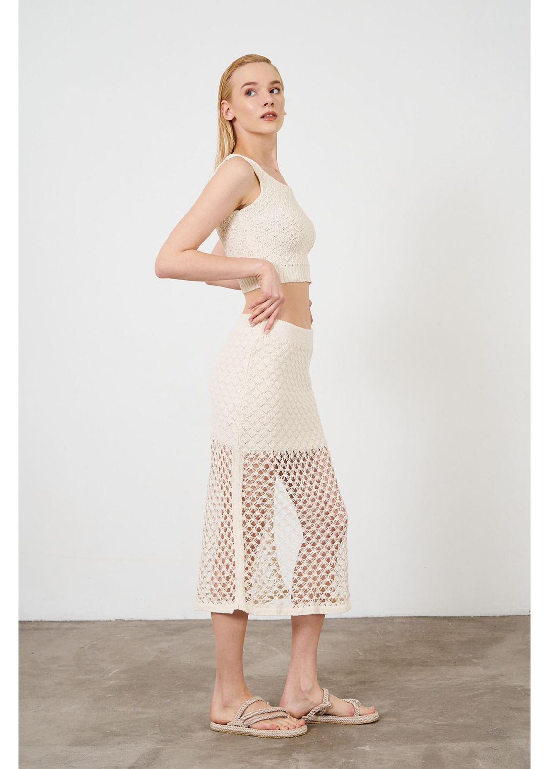 Yarım Astarlı Ajurlu Etek-Bej