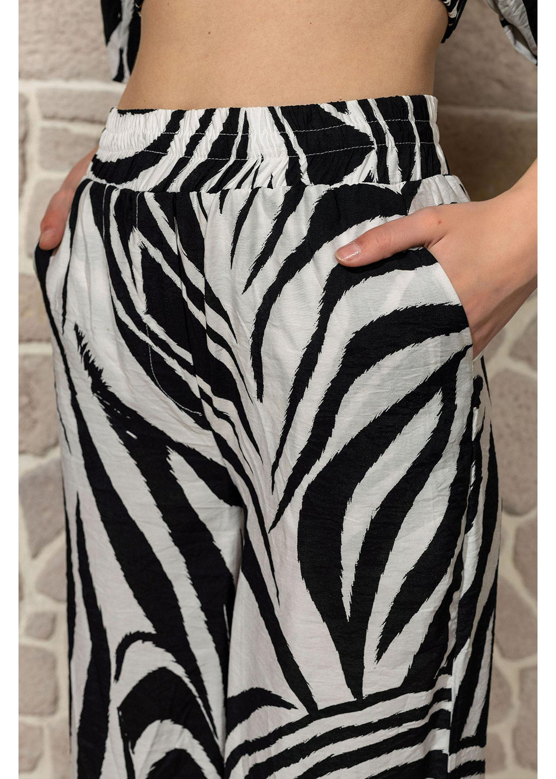 Zebra Desenli Bol Paça Pantolon-Siyah