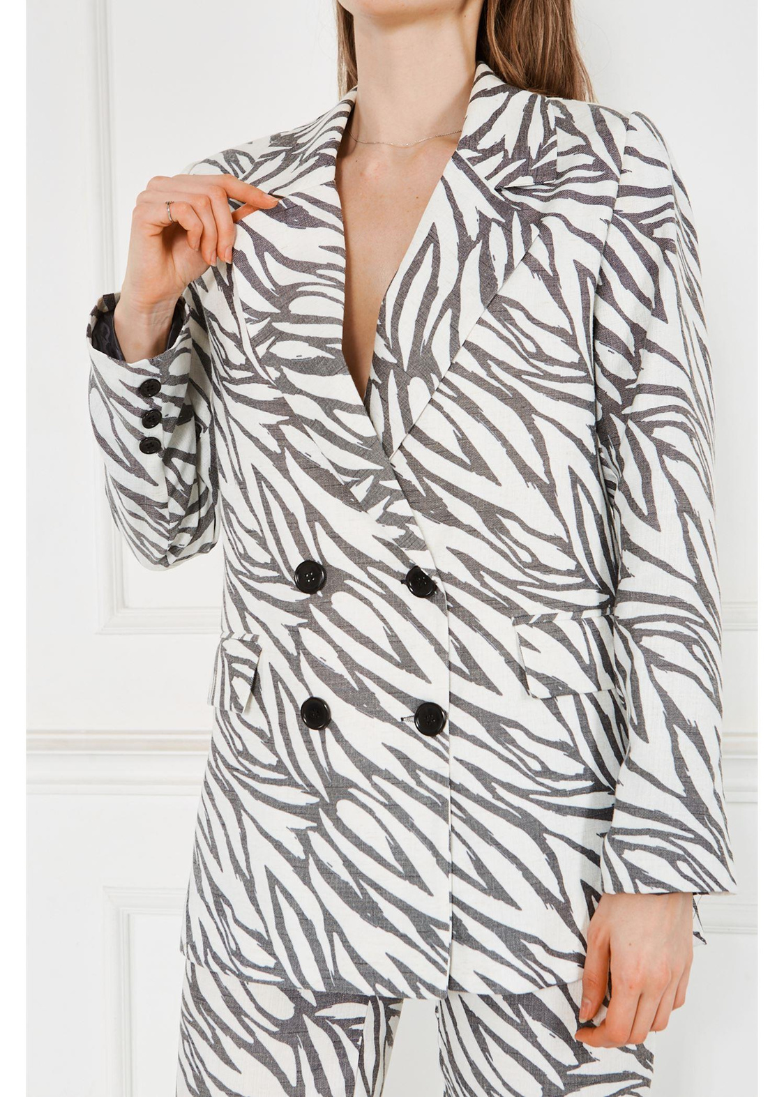Zebra Desenli Keten Ceket-Siyah