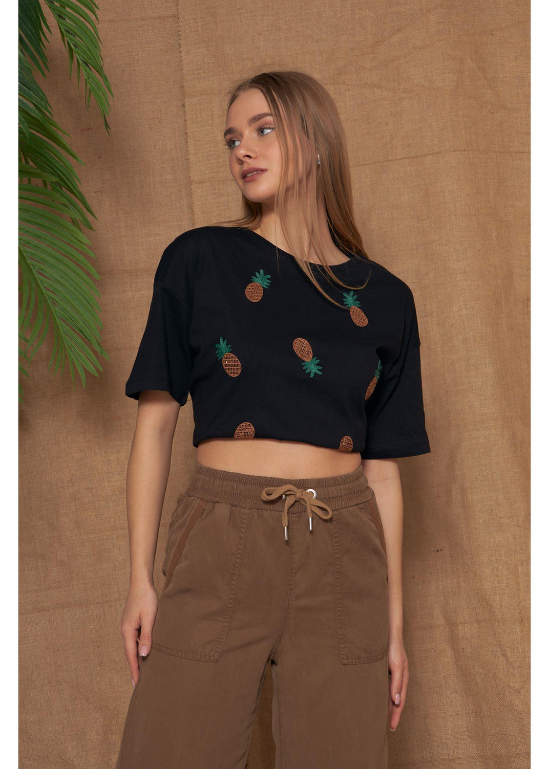 Ananas Nakışlı Süprem T-shirt - Siyah