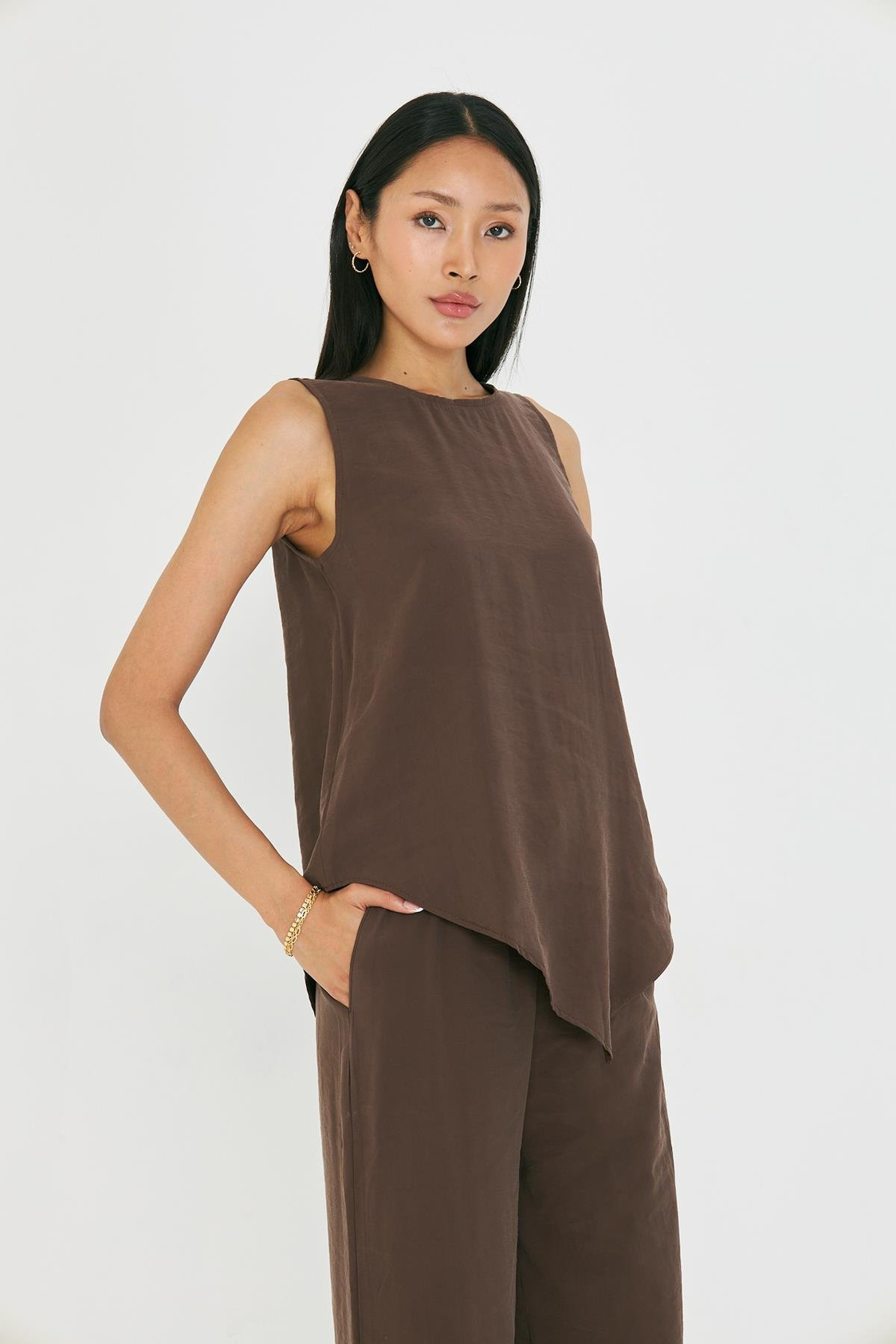 Asimetrik Kesim Sıfır Kol Bluz - Kahve