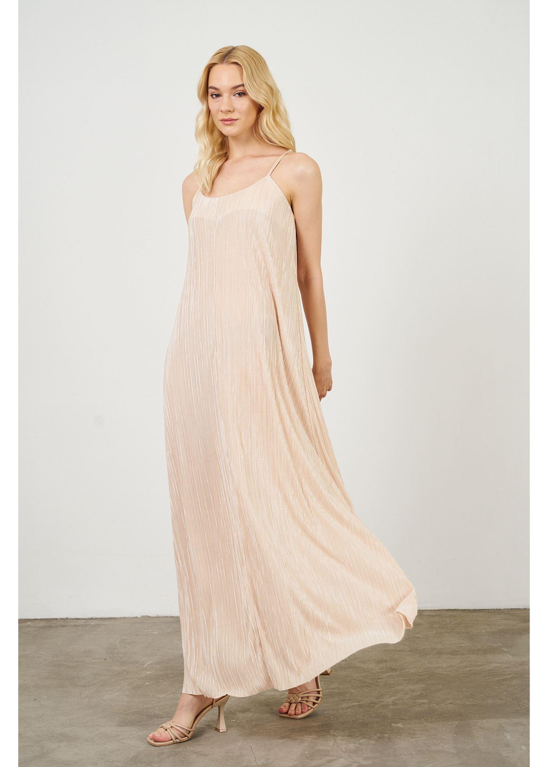 Ayarlanabilir Askılı Plise Elbise-Bej