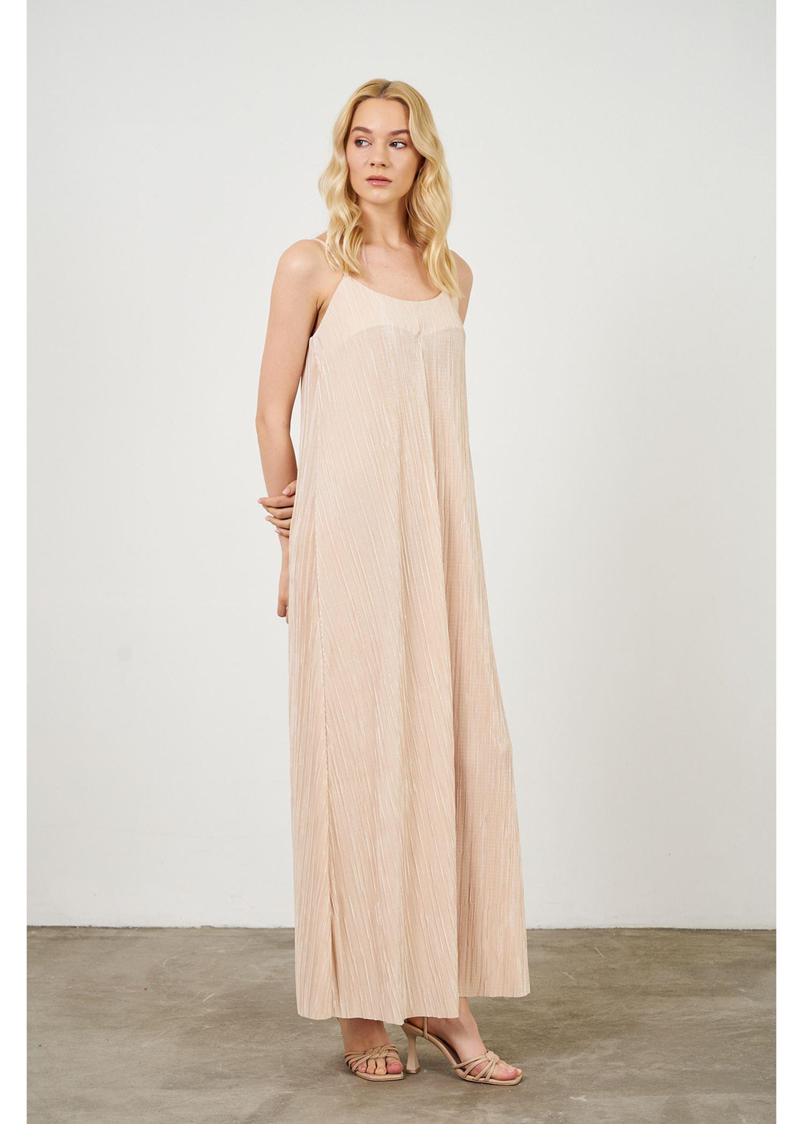 Ayarlanabilir Askılı Plise Elbise-Bej