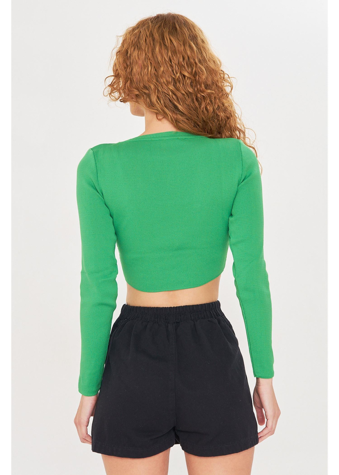 Basic Yaka Crop Kazak