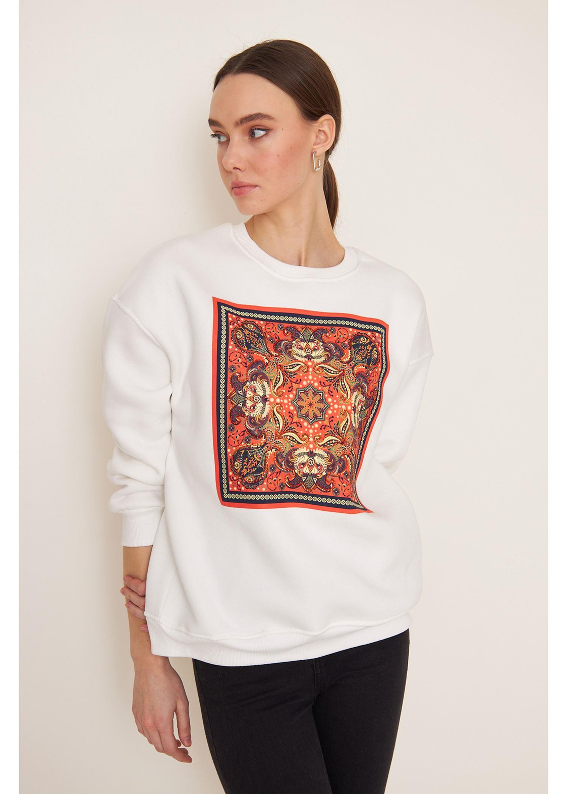 Baskılı Pullu Sweatshirt-Ekru