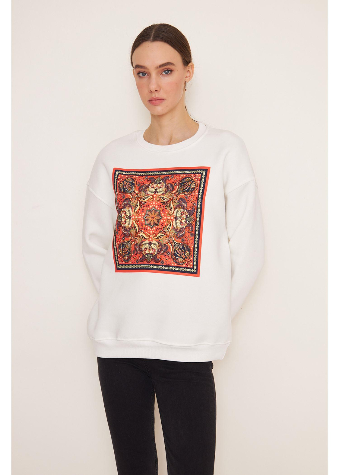 Baskılı Pullu Sweatshirt-Ekru