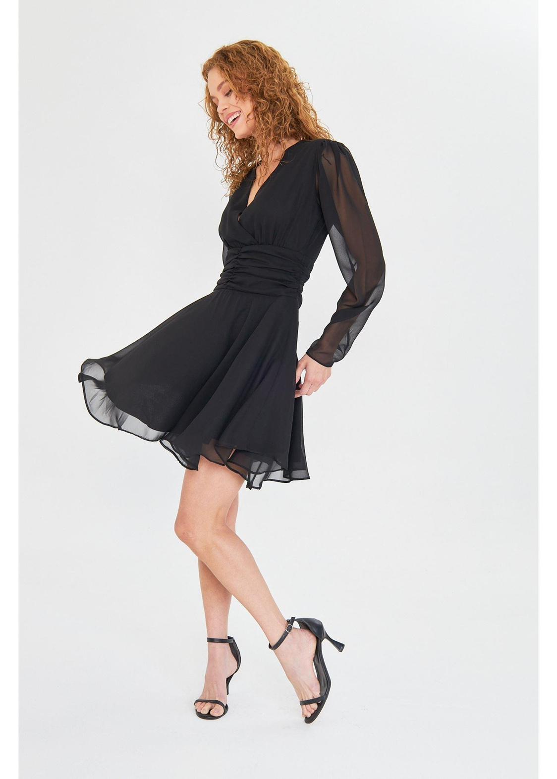 Beli Büzgülü Şifon Elbise-Siyah