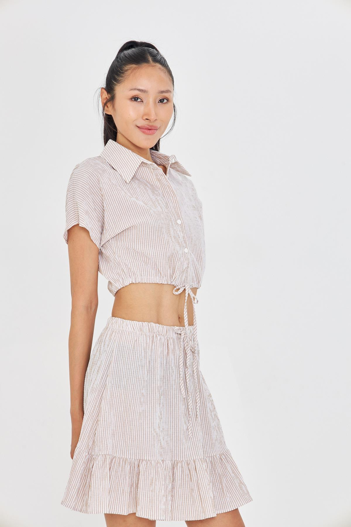 Beli İpli Crop Gofre Gömlek