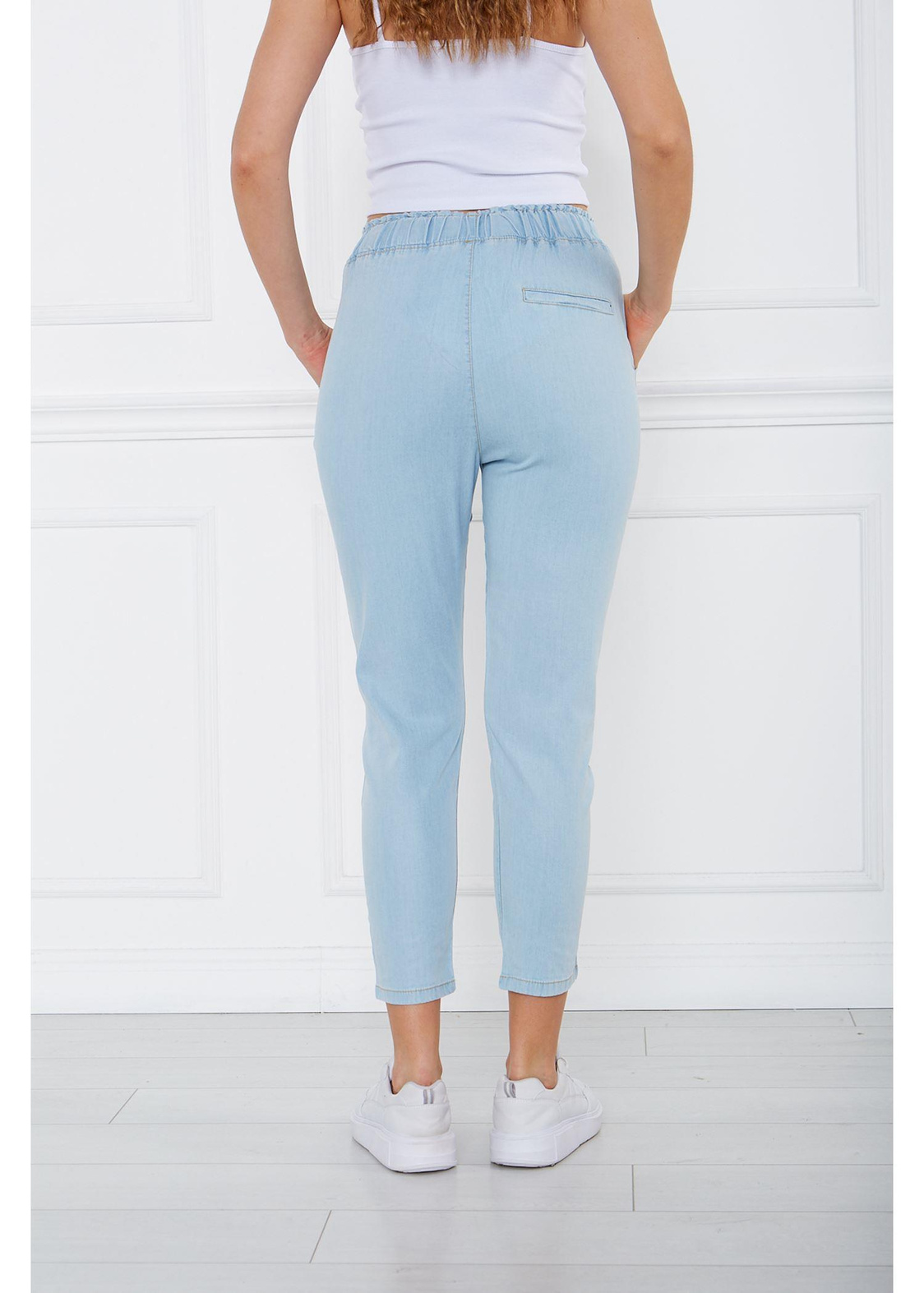 Beli Lastikli Üç Düğmeli Pantolon