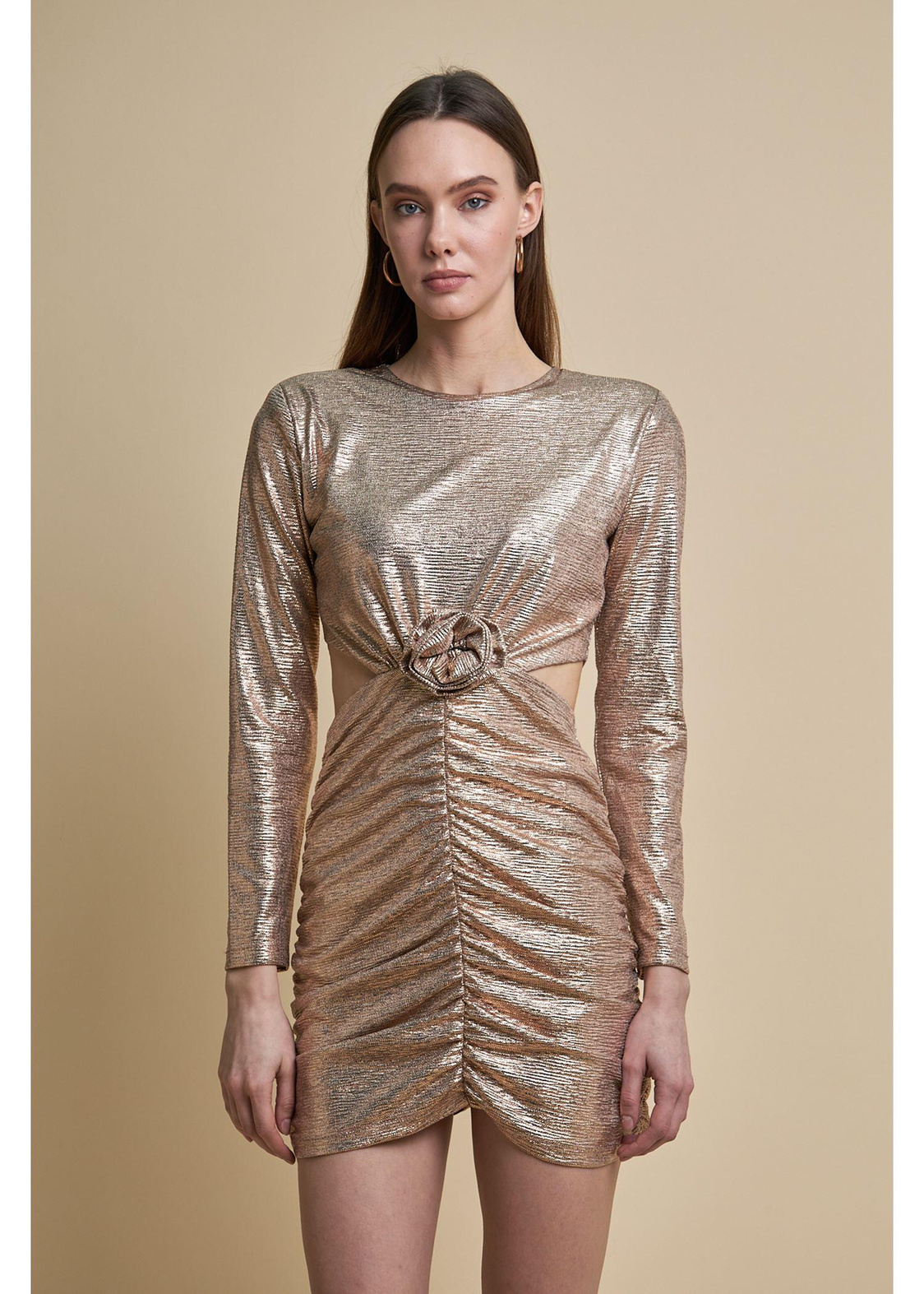 Beli Pencereli Büzgülü Elbise