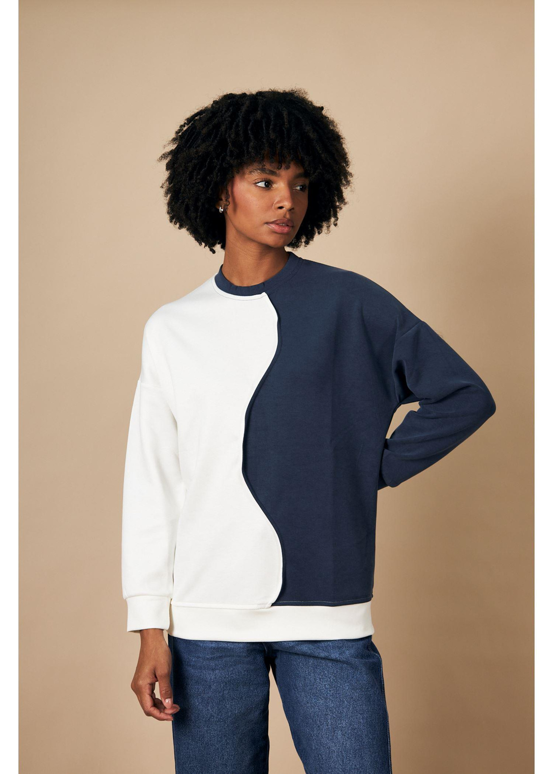 Bisiklet Yaka Çift Renk Dalgıç Sweatshirt-Ekru/Lacivert