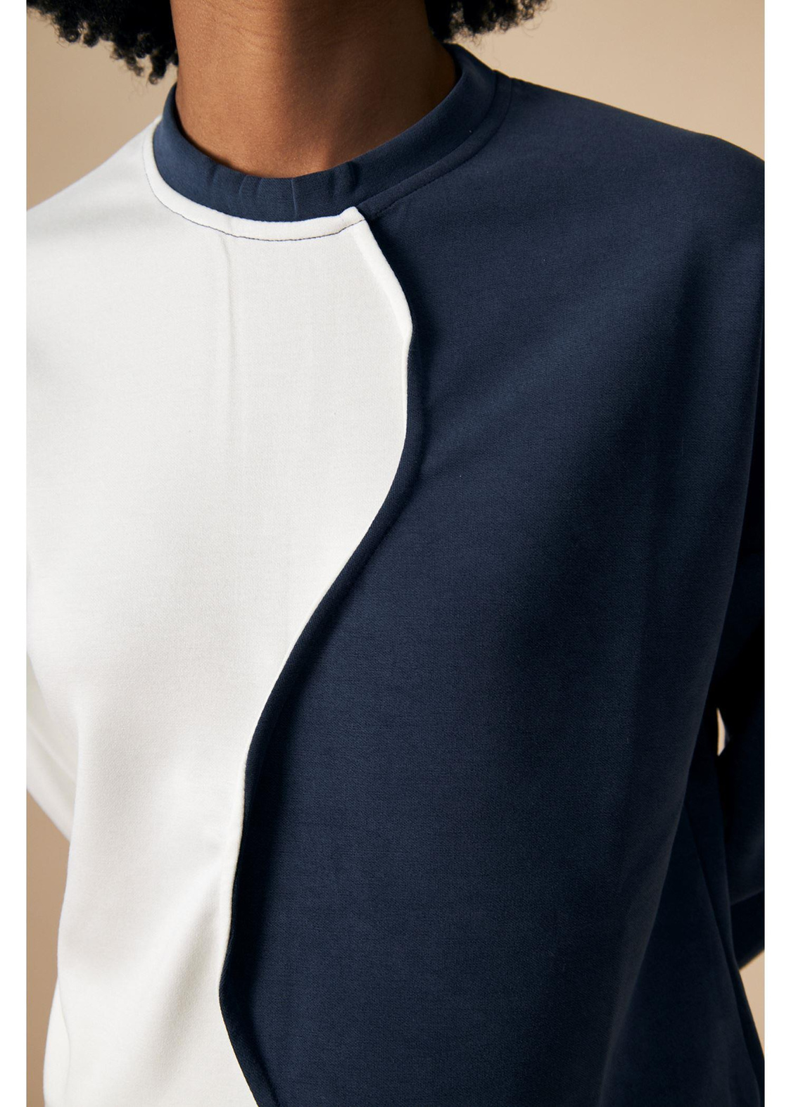 Bisiklet Yaka Çift Renk Dalgıç Sweatshirt-Ekru/Lacivert