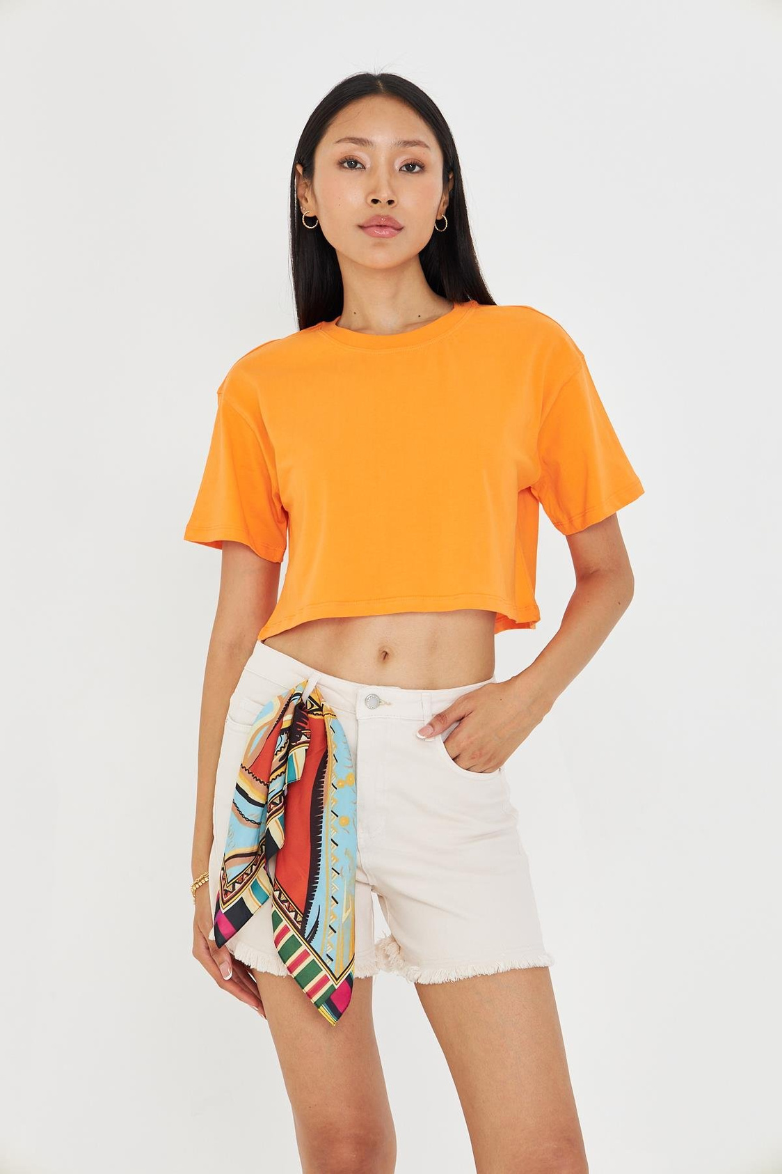 Bisiklet Yaka Crop Tişört